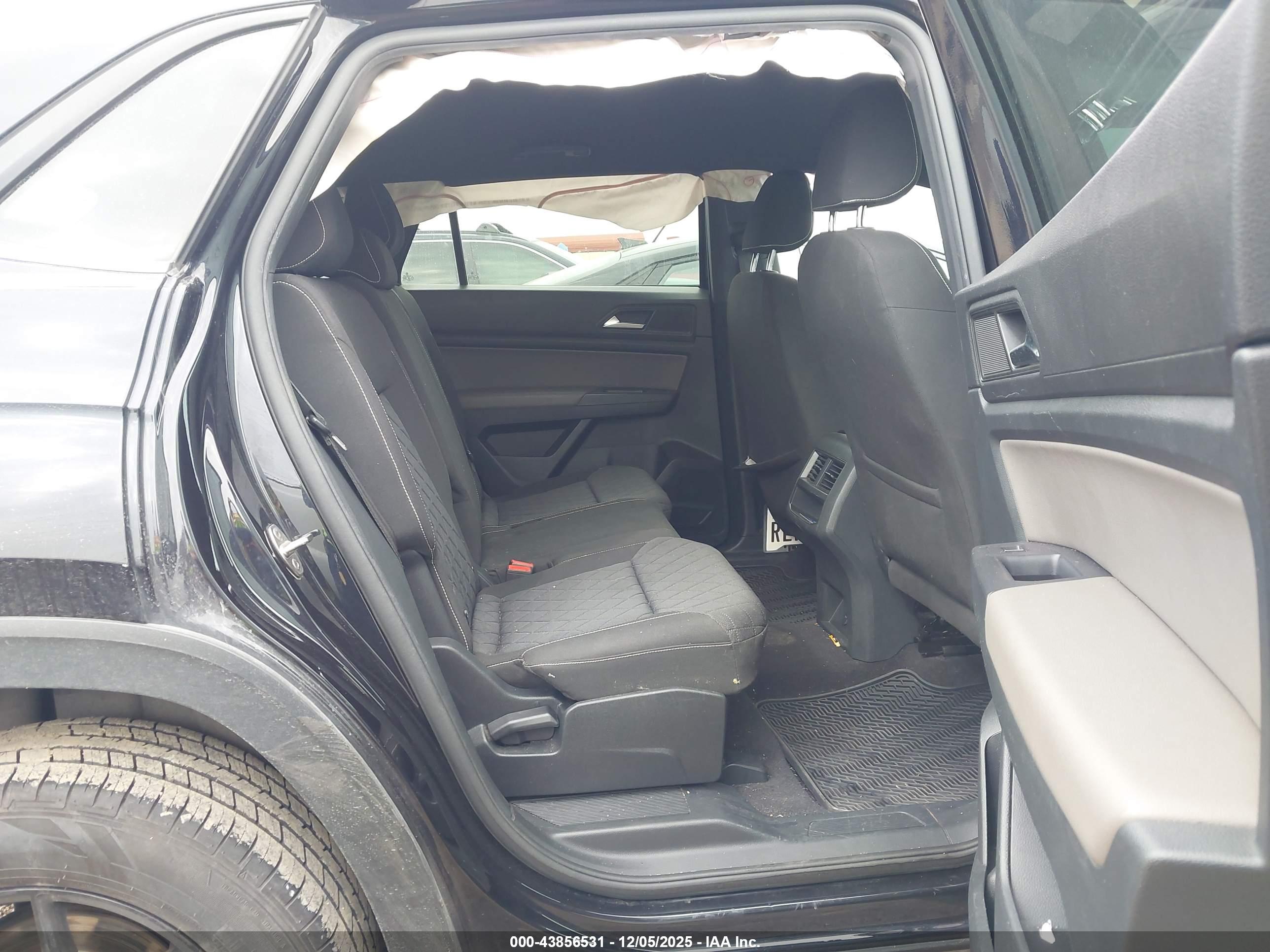VOLKSWAGEN ATLAS image 8