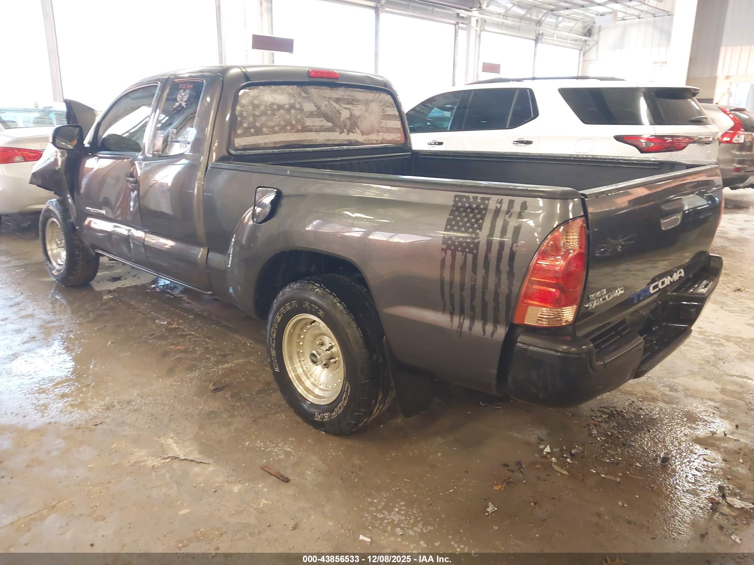 TOYOTA TACOMA image 3