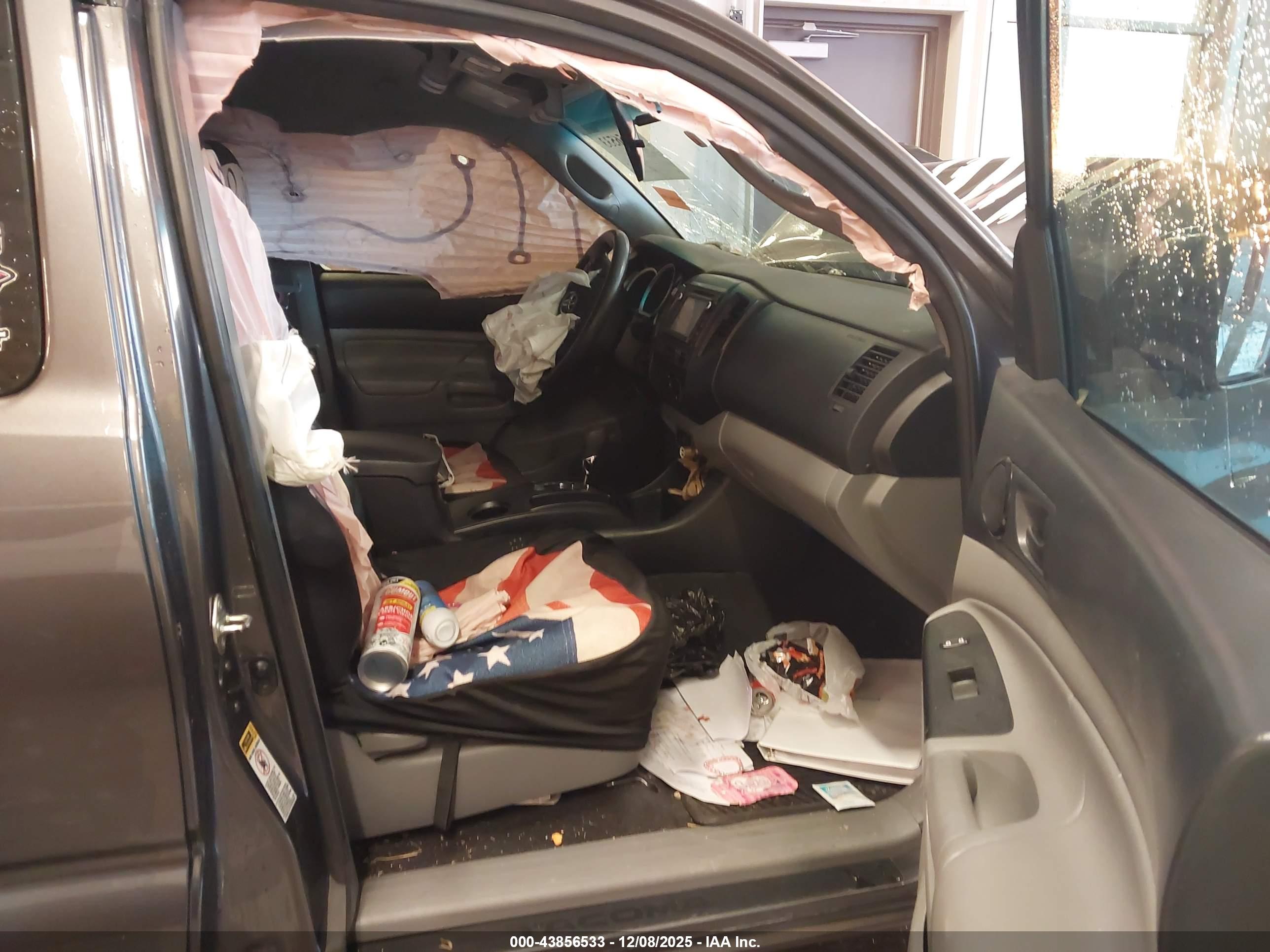 TOYOTA TACOMA image 5