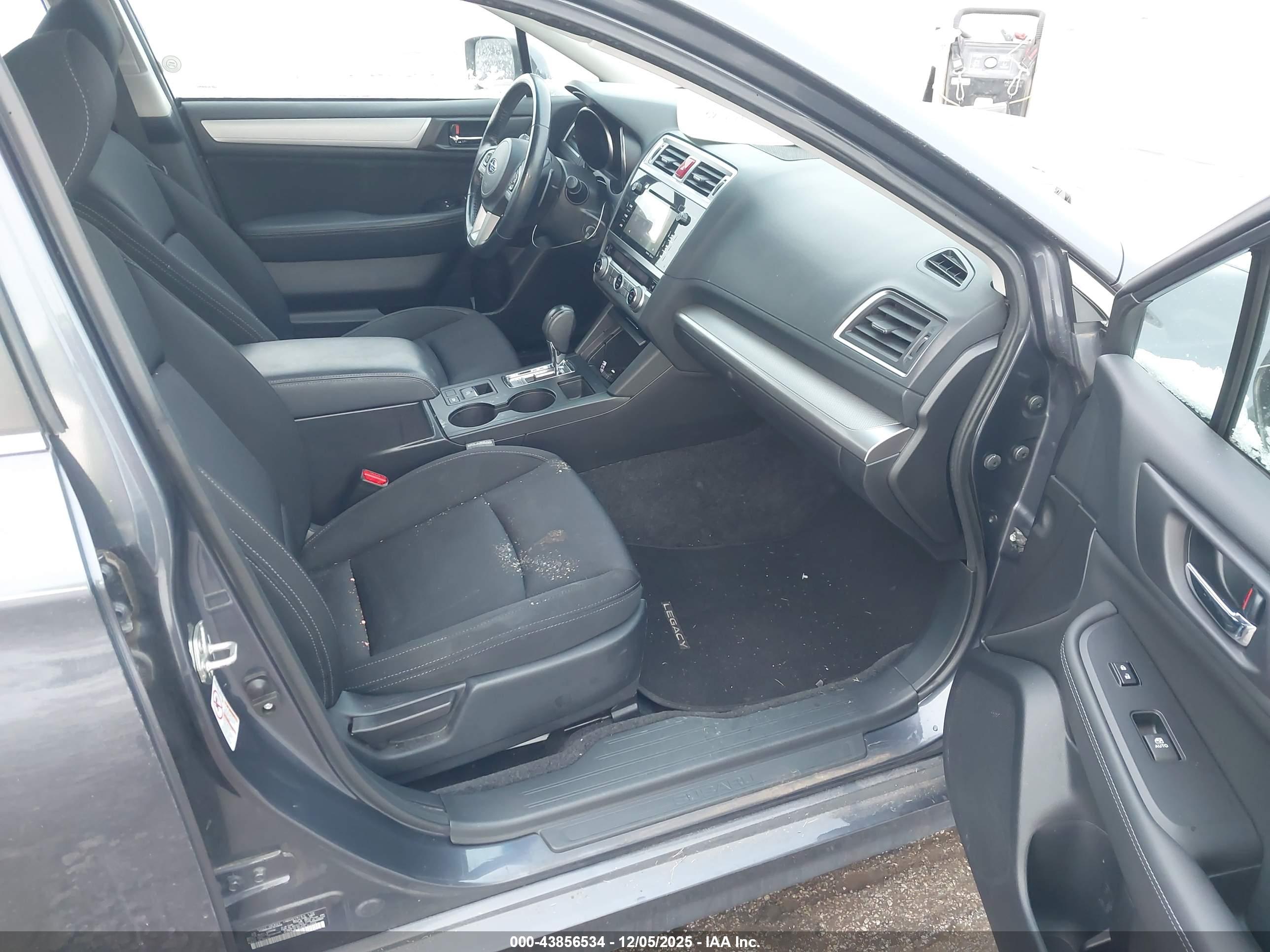 SUBARU LEGACY image 5