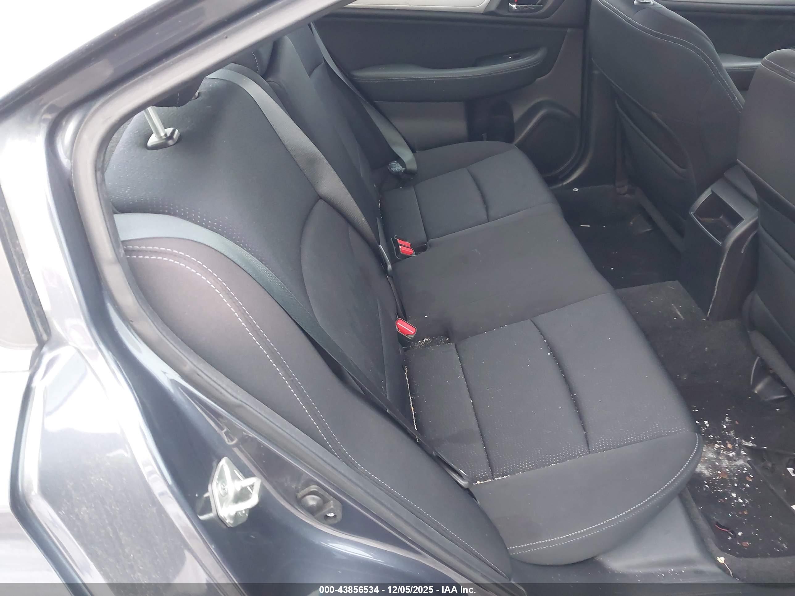 SUBARU LEGACY image 8