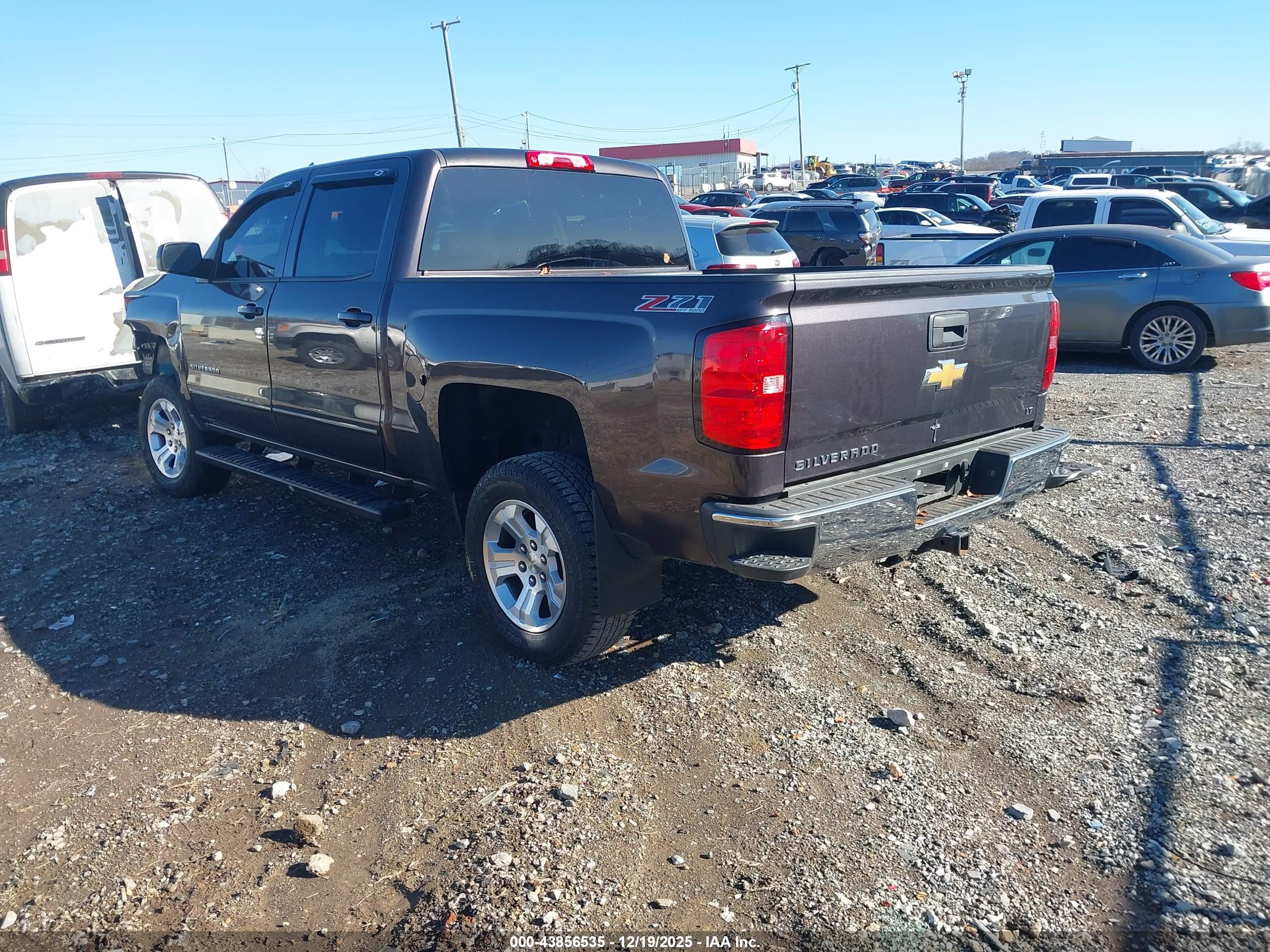 CHEVROLET SILVERADO image 3