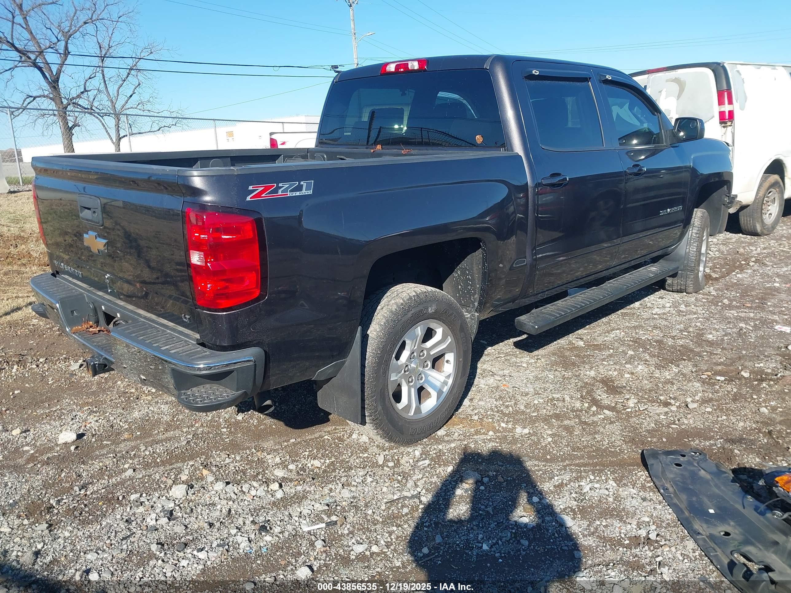 CHEVROLET SILVERADO image 4