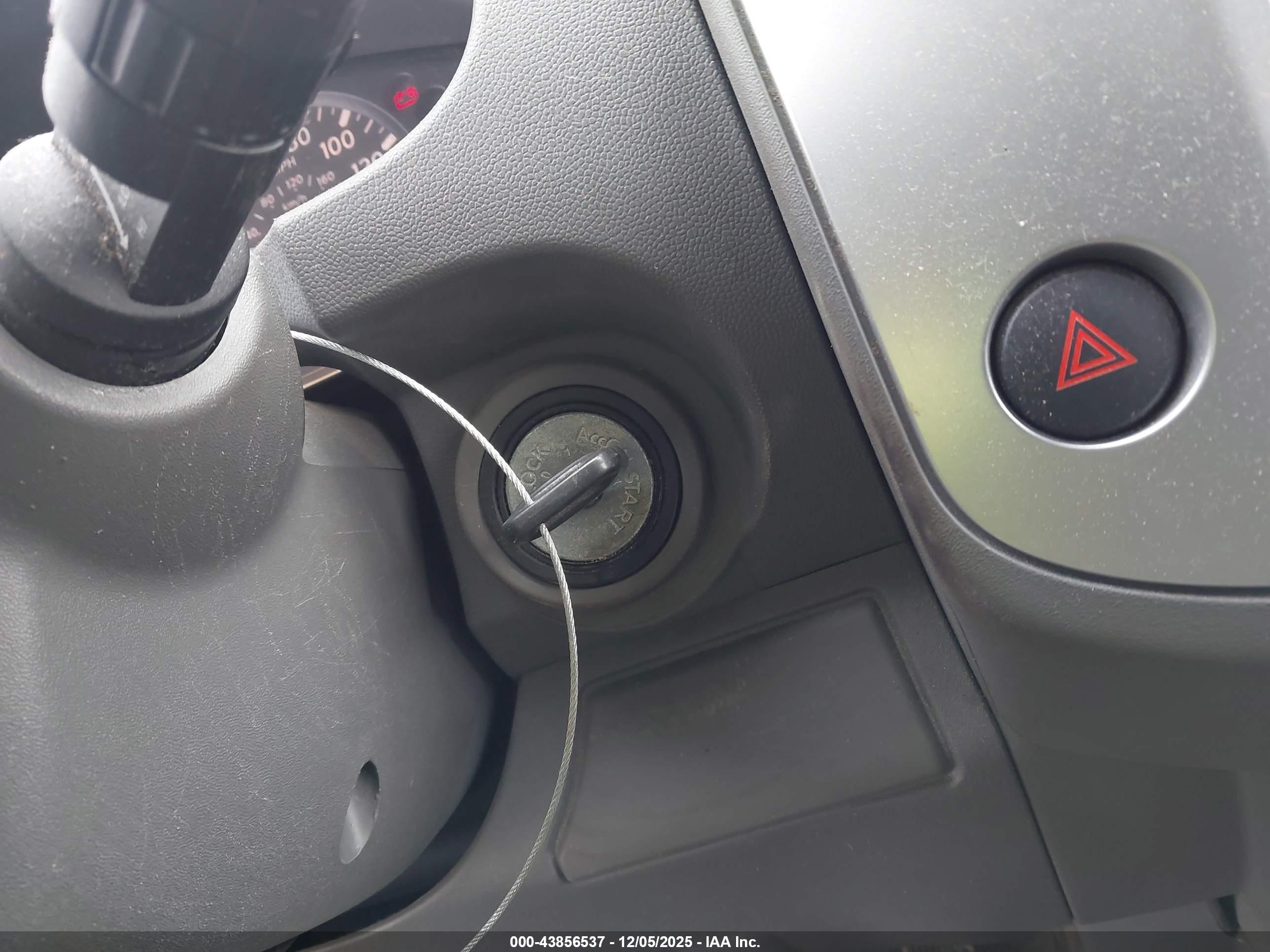 NISSAN FRONTIER image 11