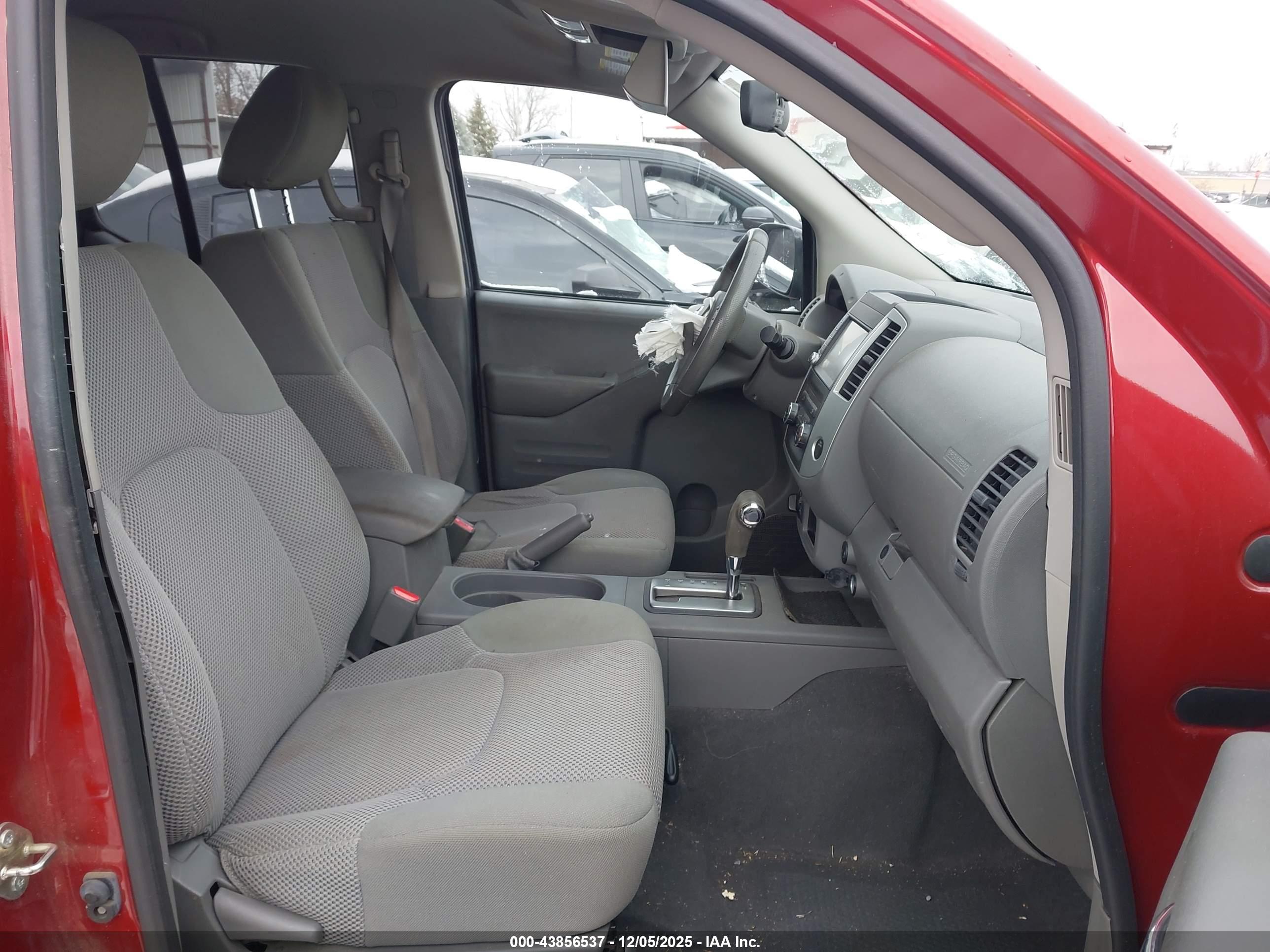 NISSAN FRONTIER image 5