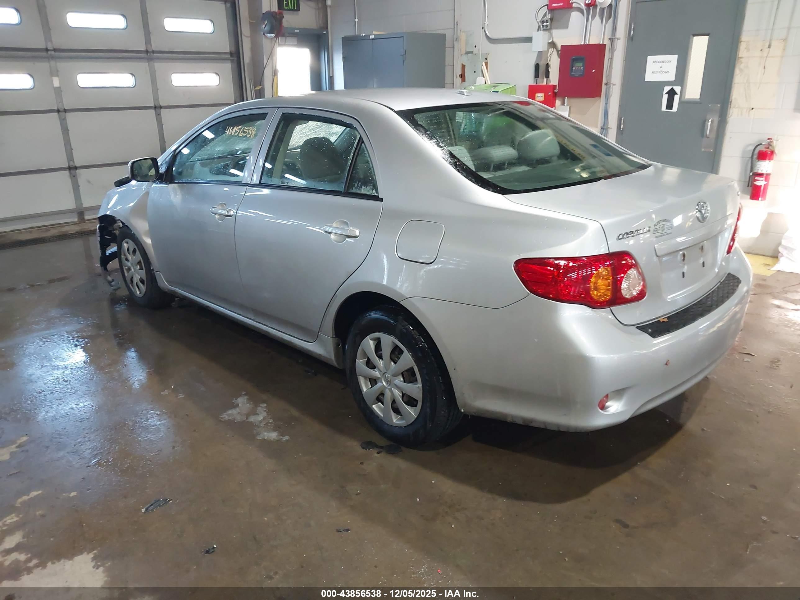 TOYOTA COROLLA image 3