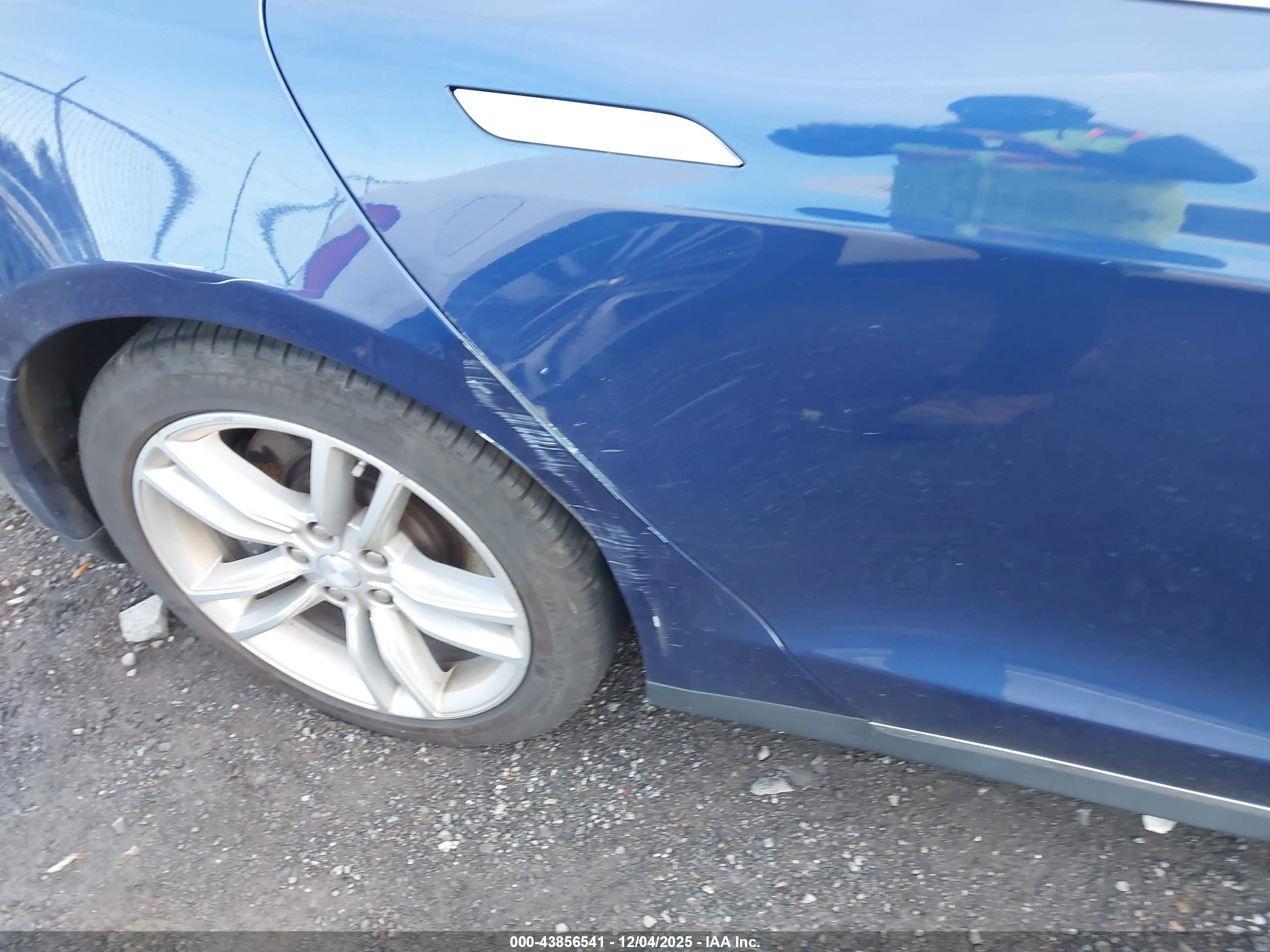 TESLA MODEL image 6