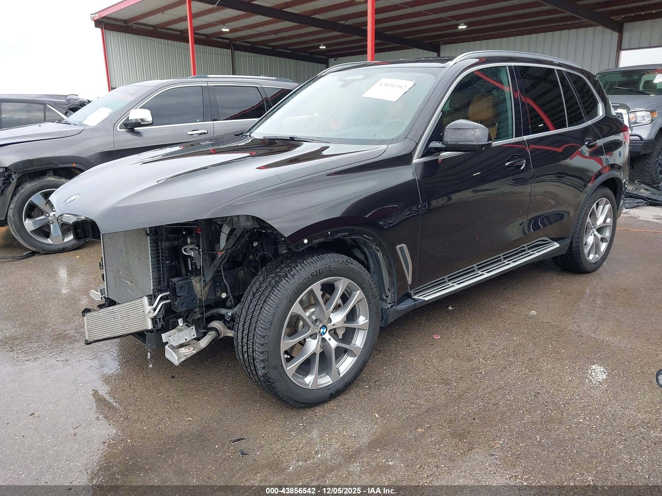 BMW X5 image 2