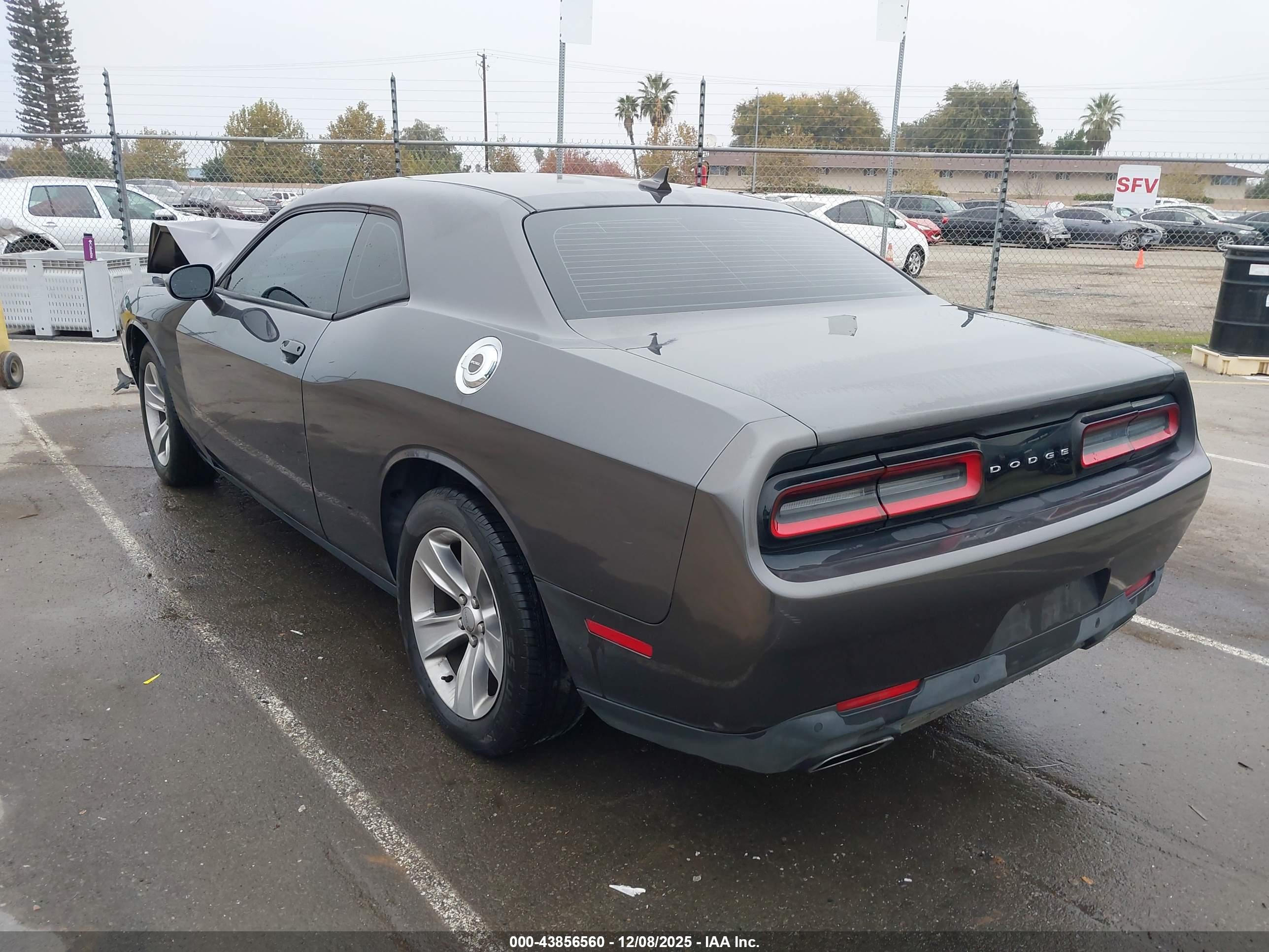 DODGE CHALLENGER image 3
