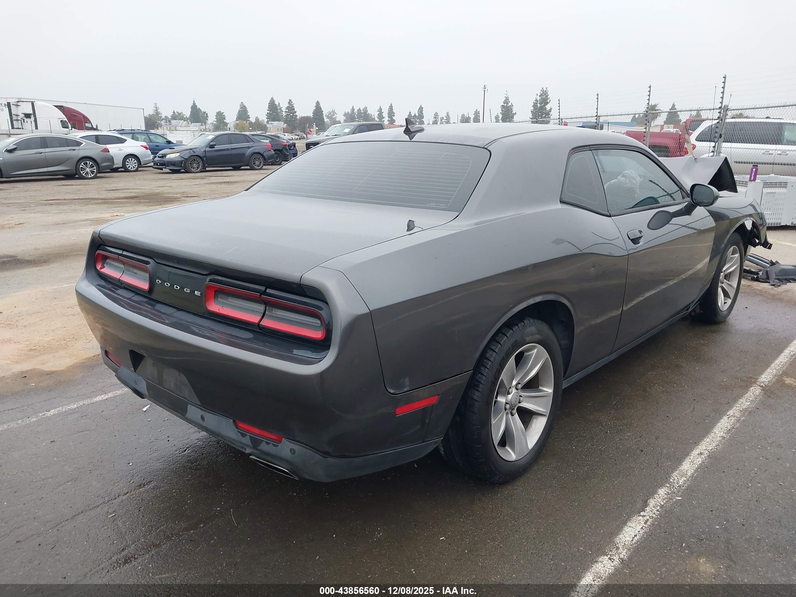DODGE CHALLENGER image 4