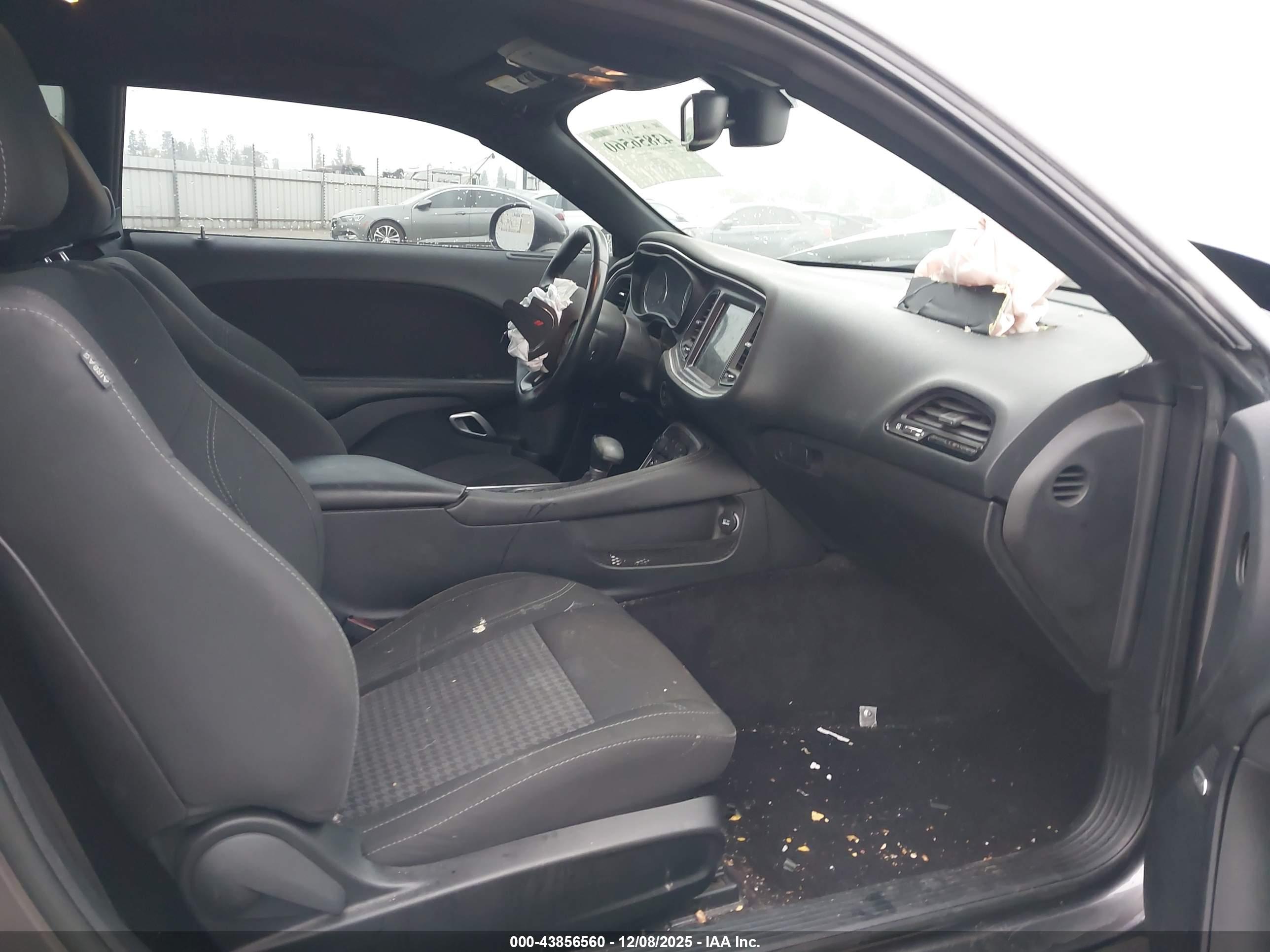 DODGE CHALLENGER image 5