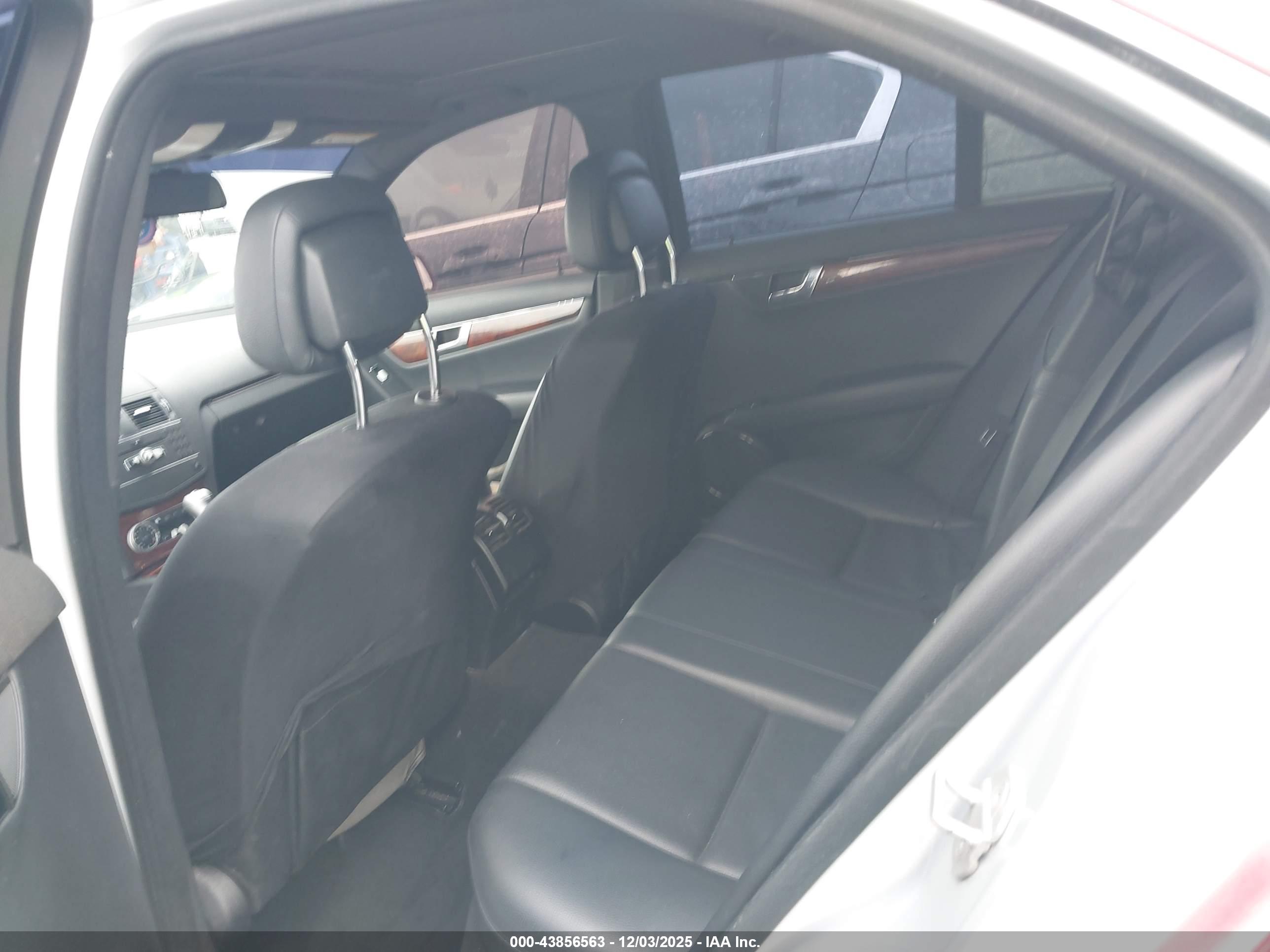 MERCEDES-BENZ C image 8