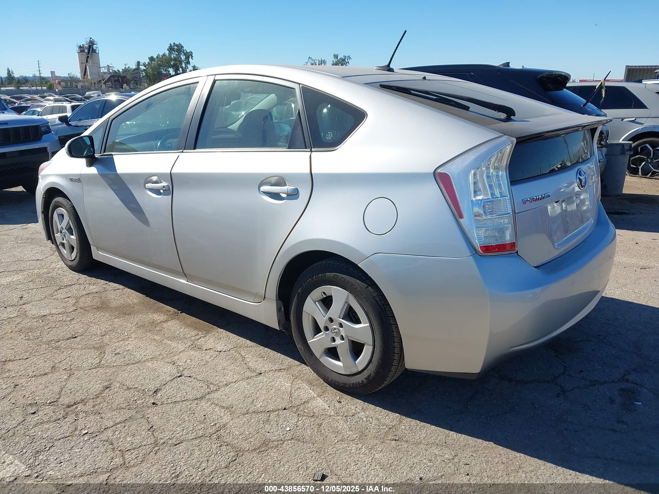 TOYOTA PRIUS image 3