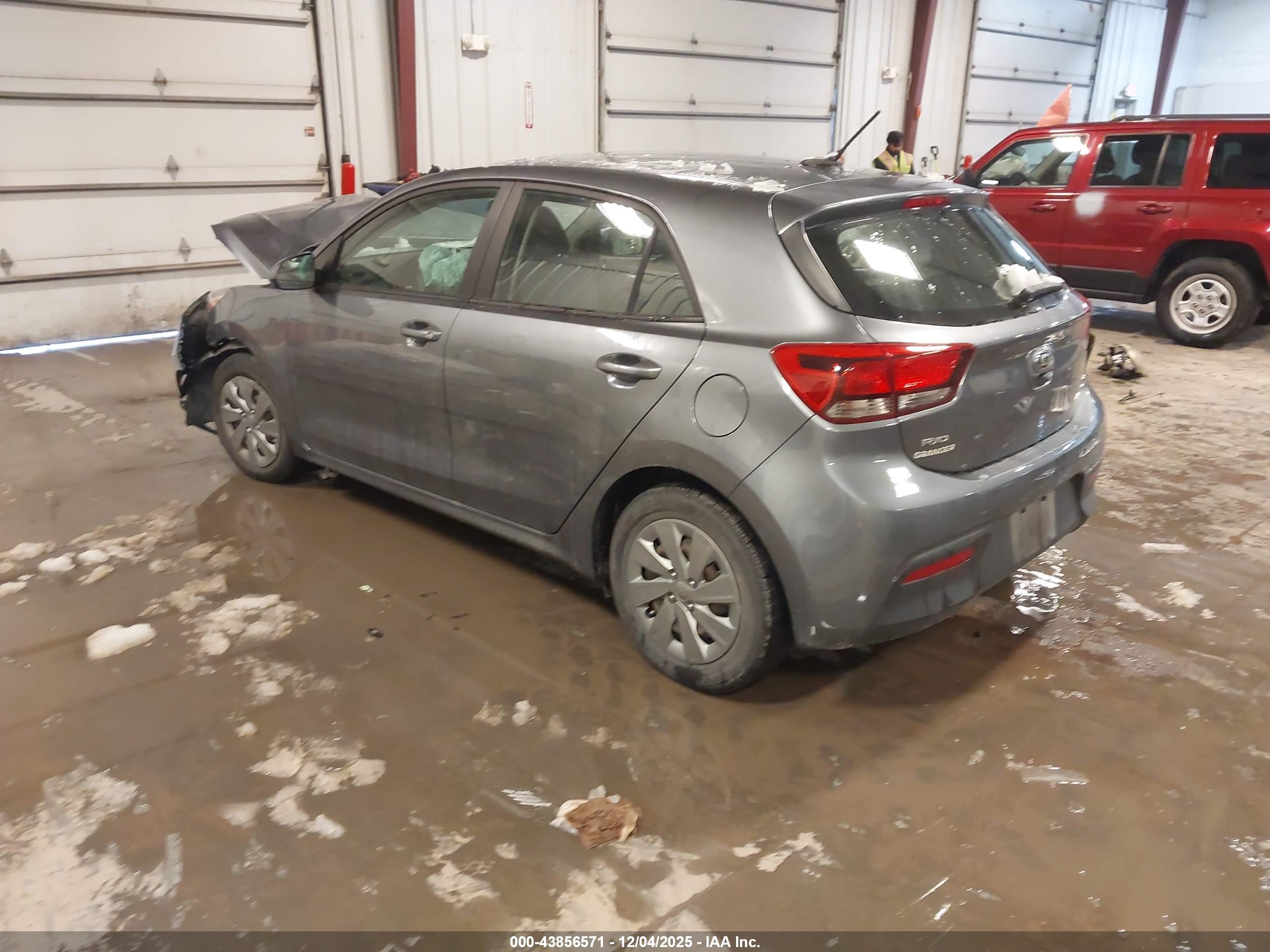 KIA RIO image 3