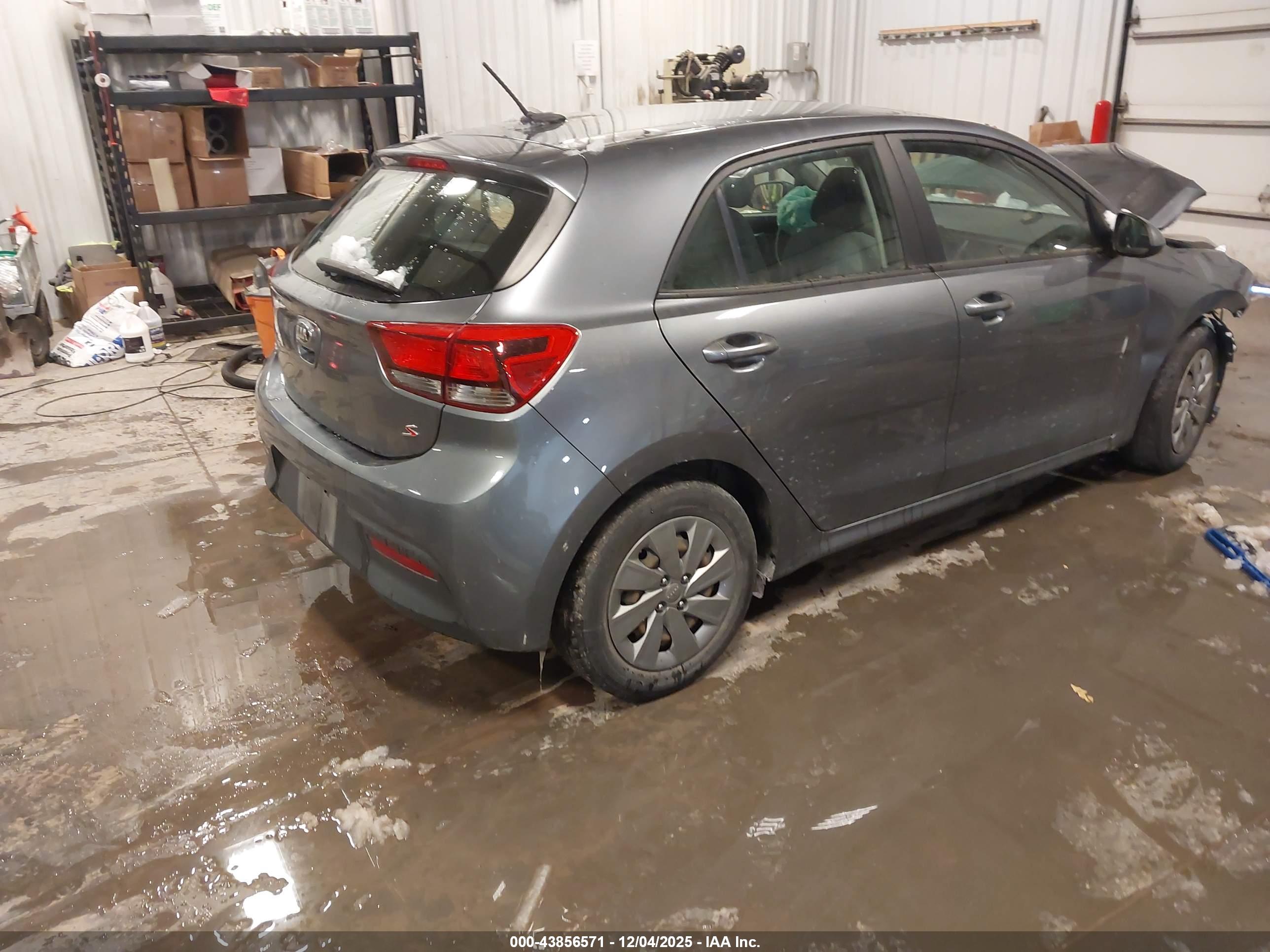 KIA RIO image 4