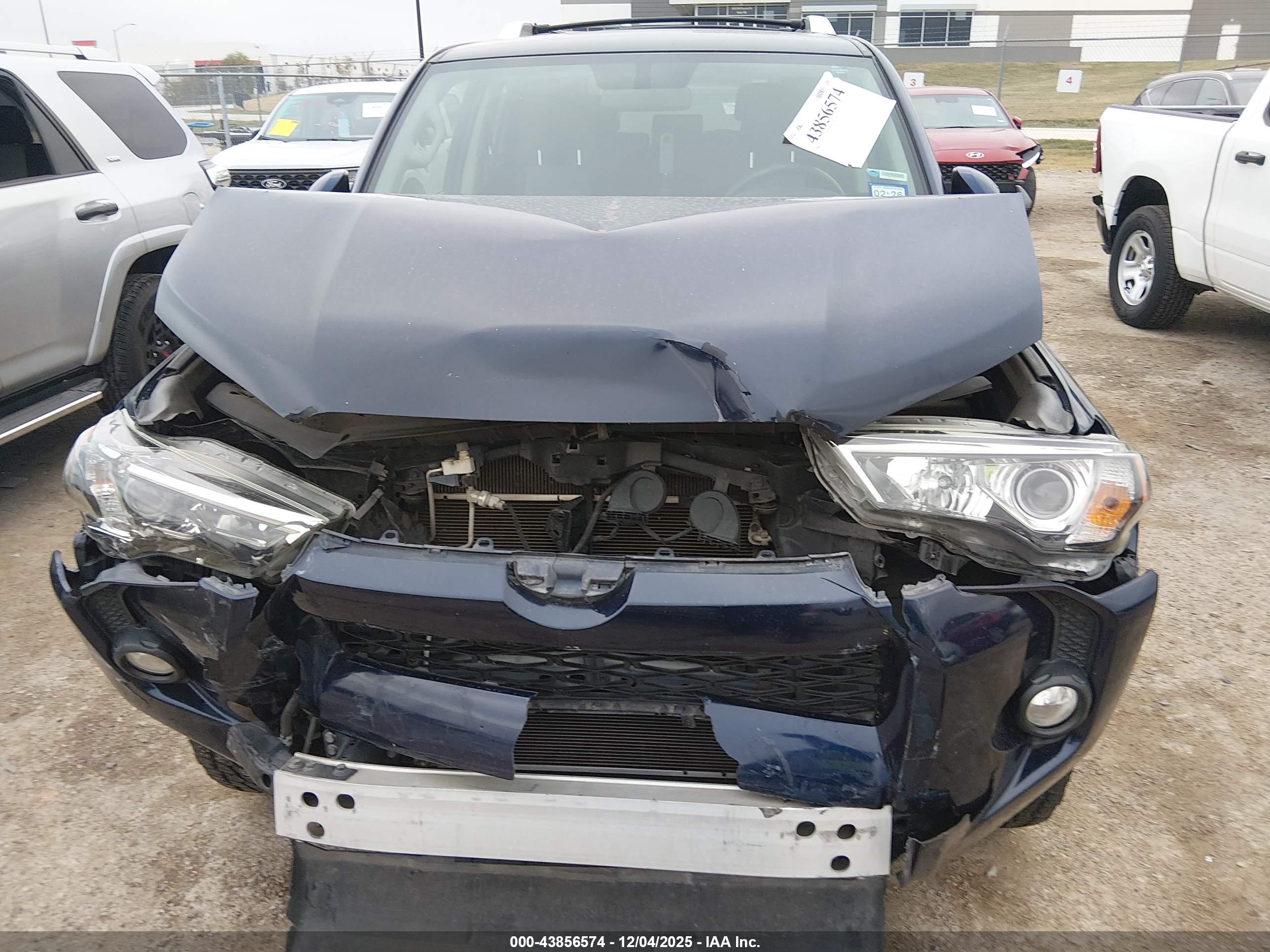 TOYOTA 4RUNNER image 6