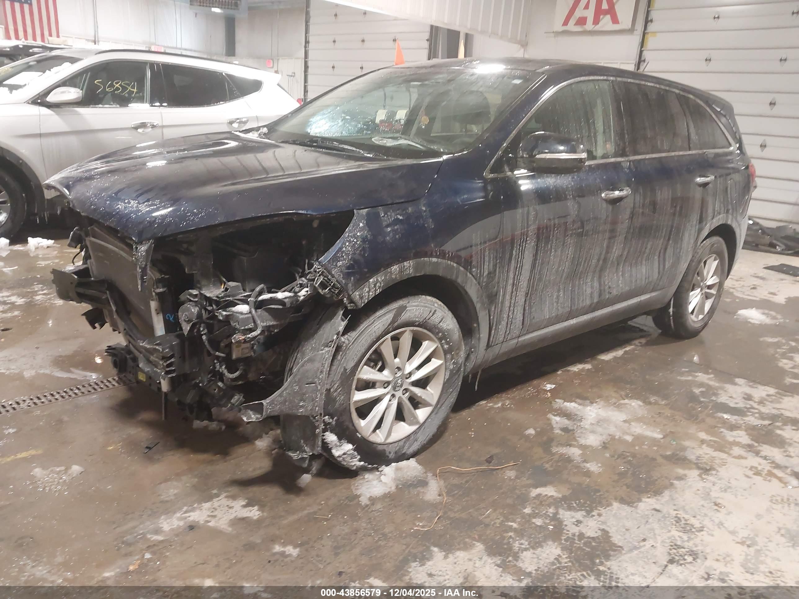 KIA SORENTO image 2