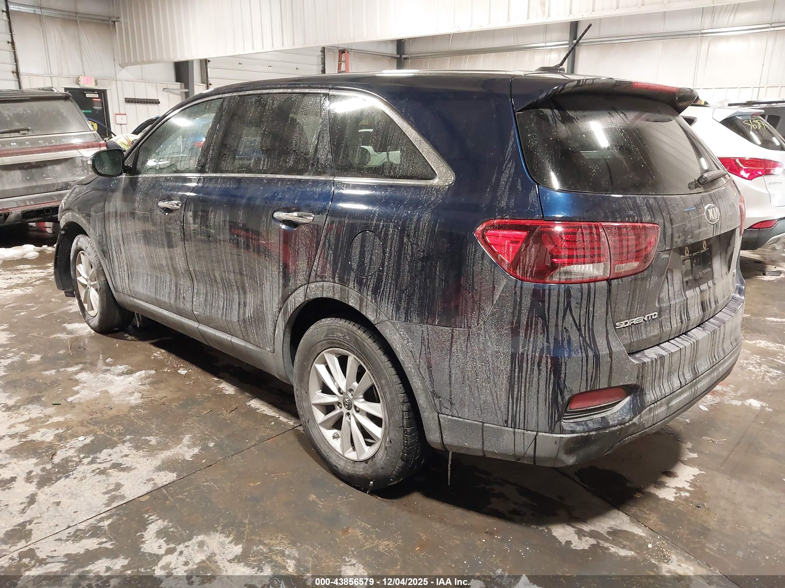 KIA SORENTO image 3