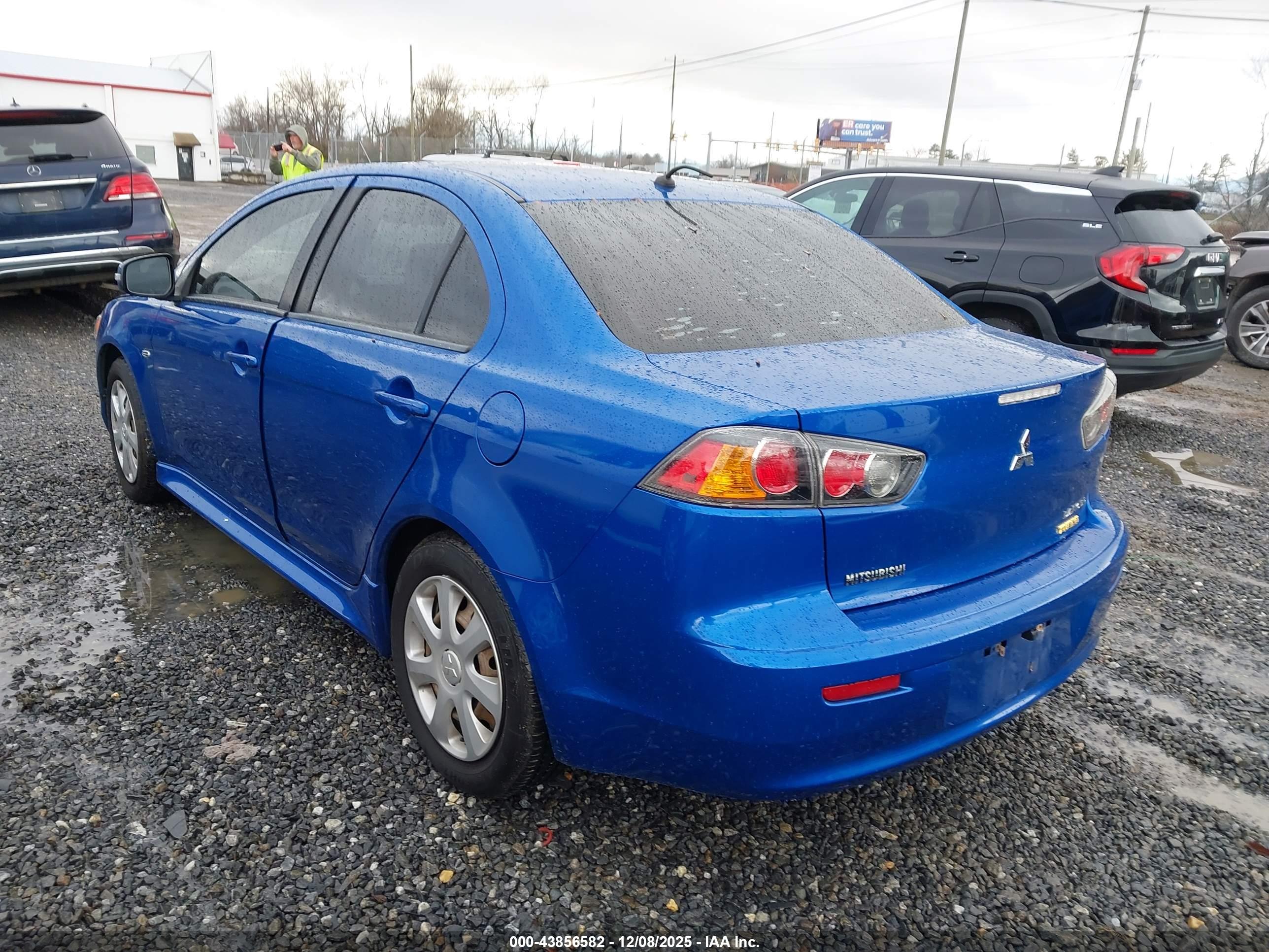 MITSUBISHI LANCER image 3