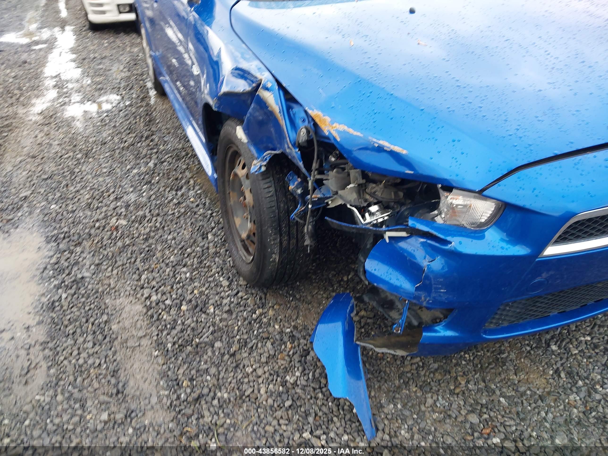 MITSUBISHI LANCER image 6