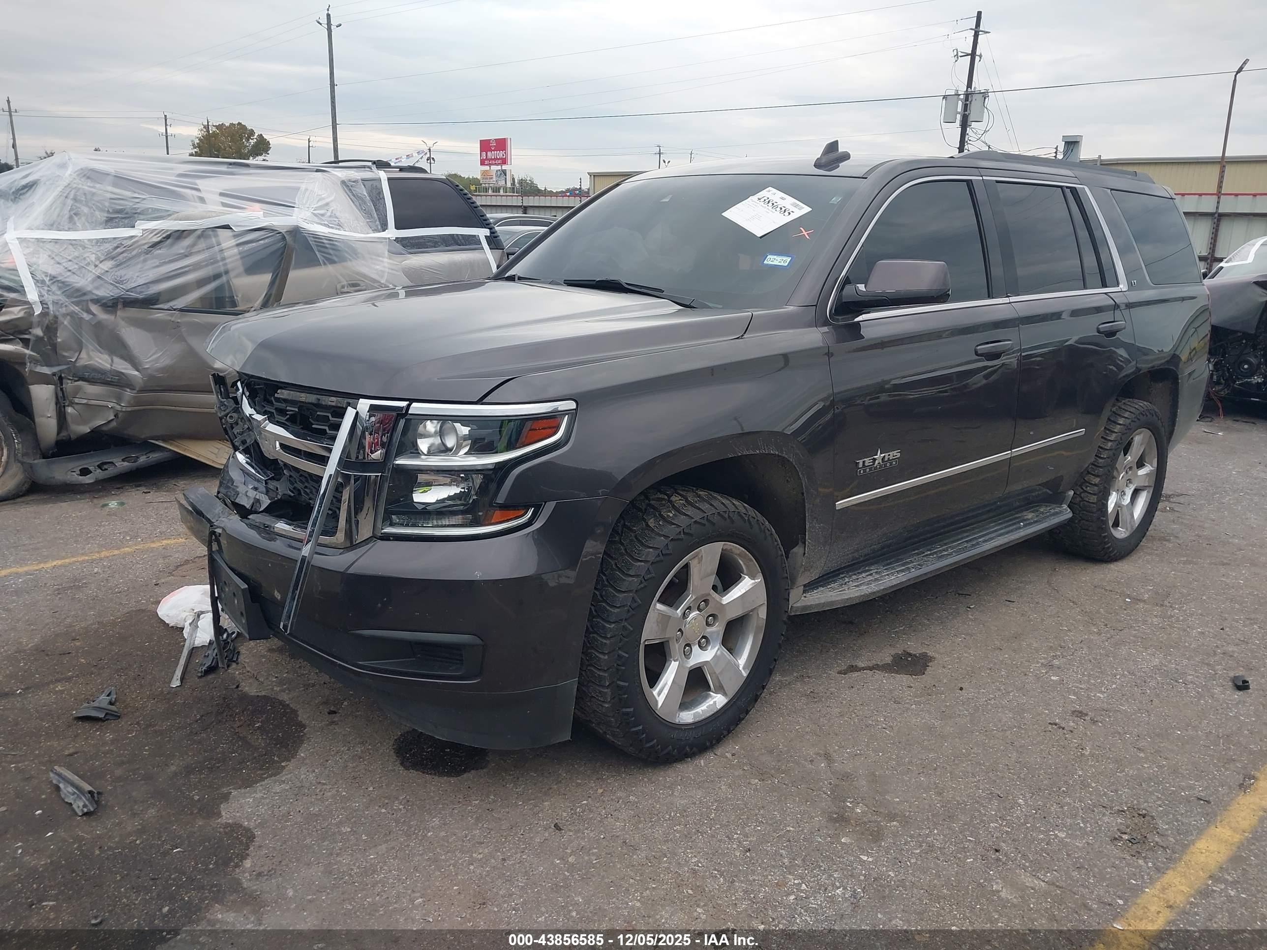CHEVROLET TAHOE image 2