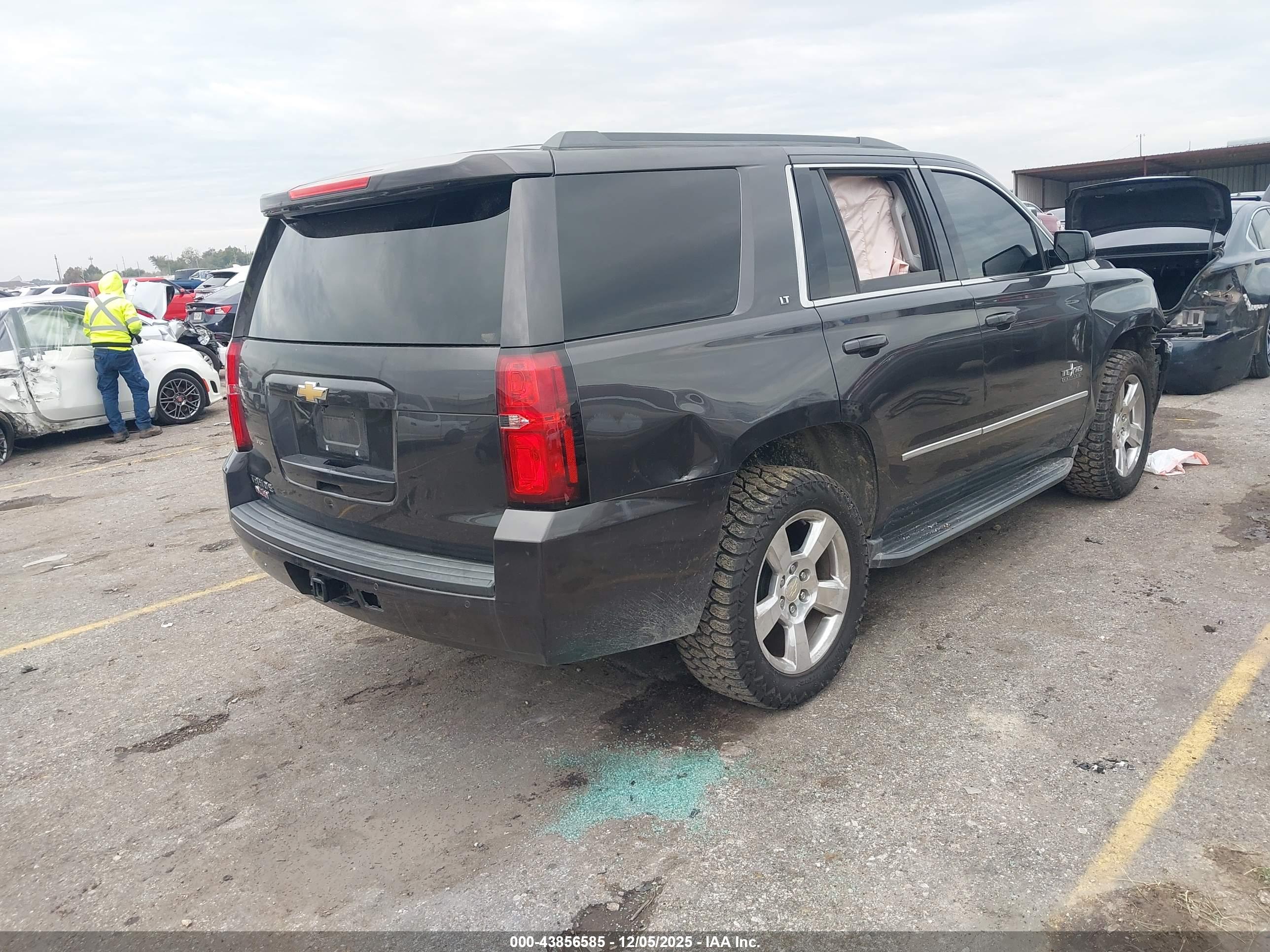 CHEVROLET TAHOE image 4