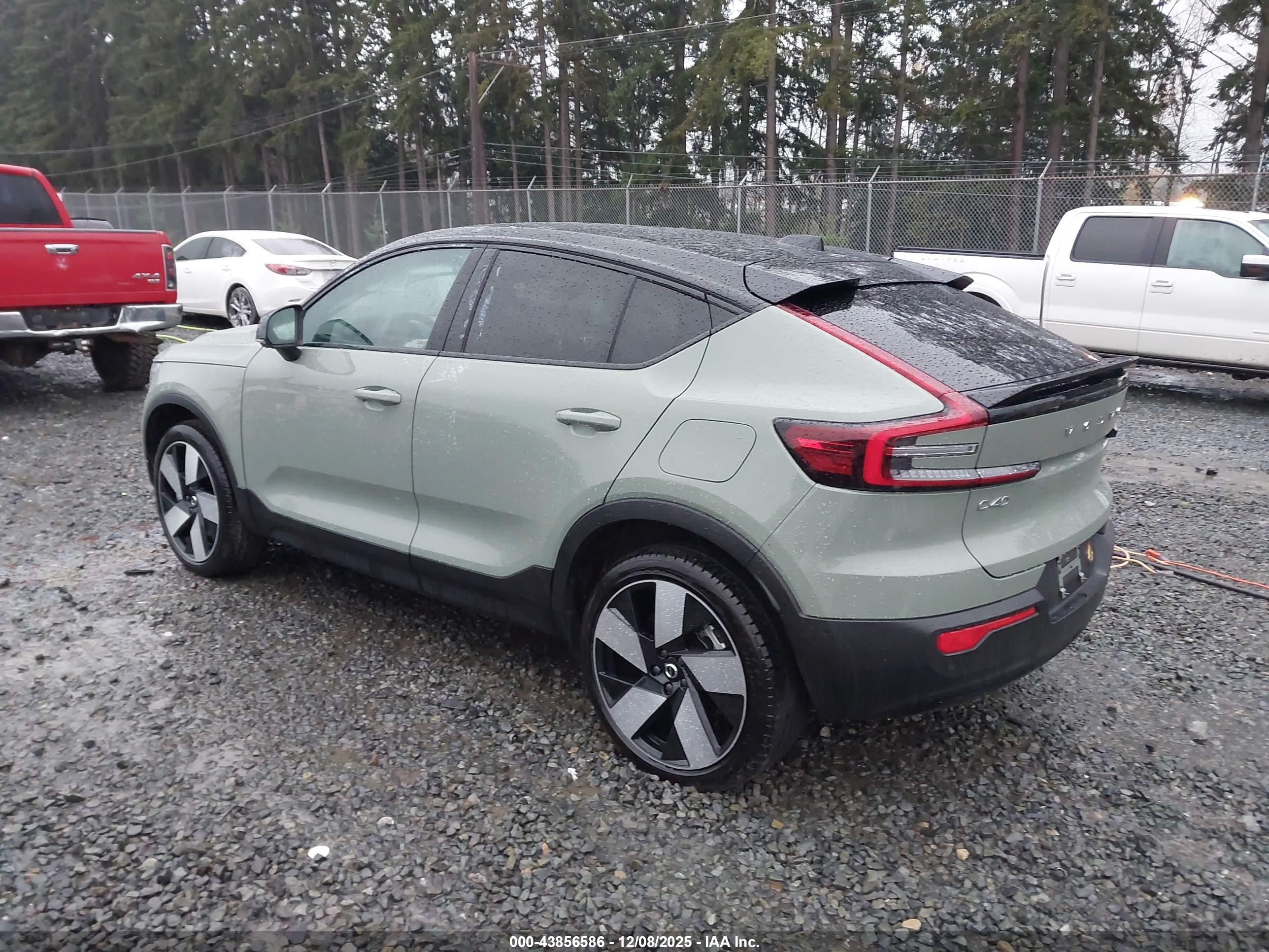 VOLVO C40 image 3