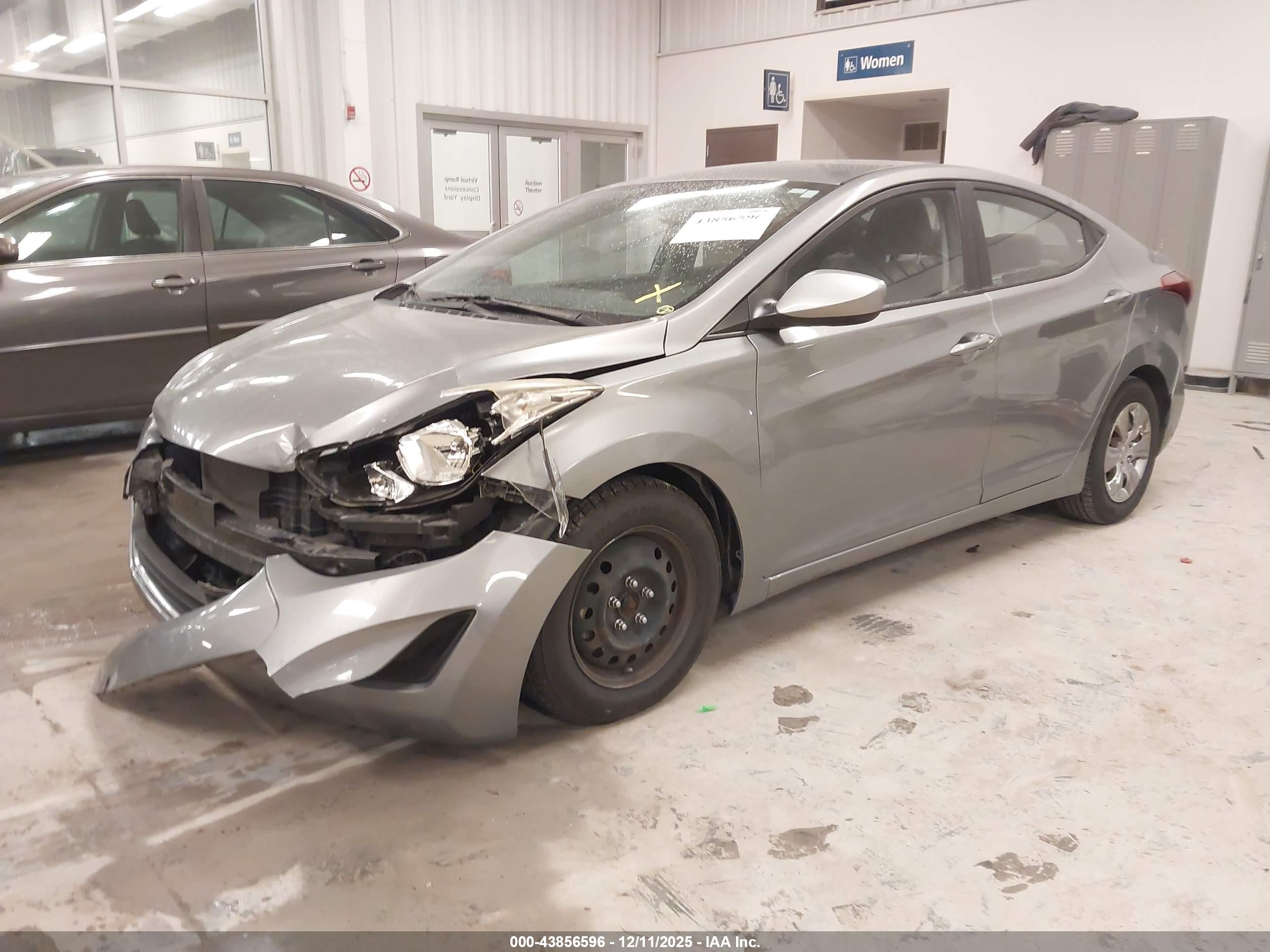 HYUNDAI ELANTRA image 2