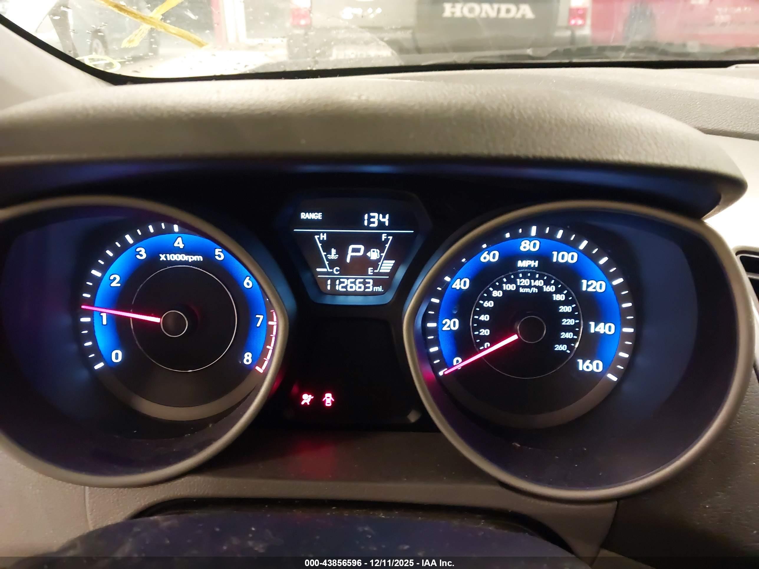 HYUNDAI ELANTRA image 7