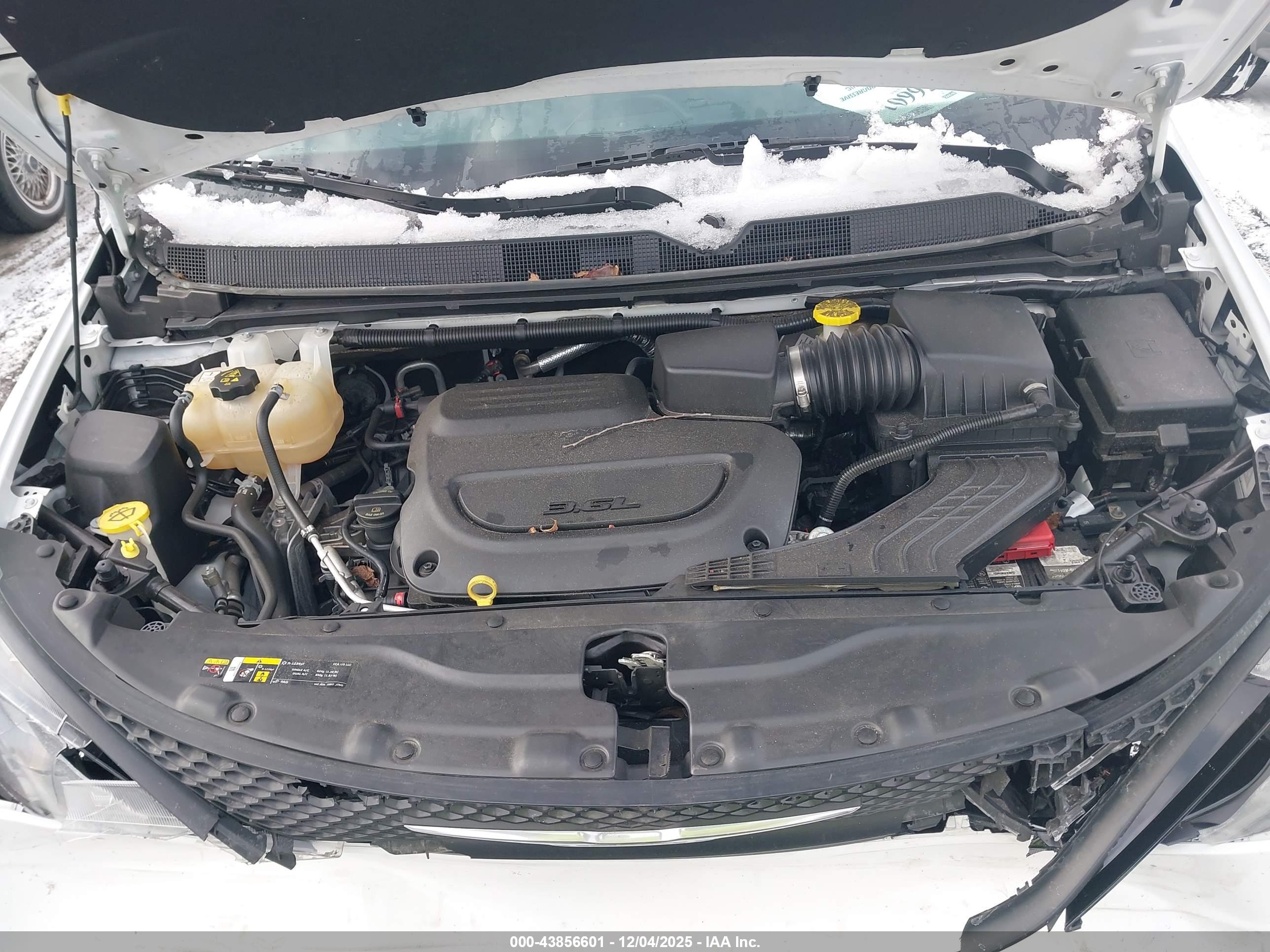 CHRYSLER VOYAGER image 10