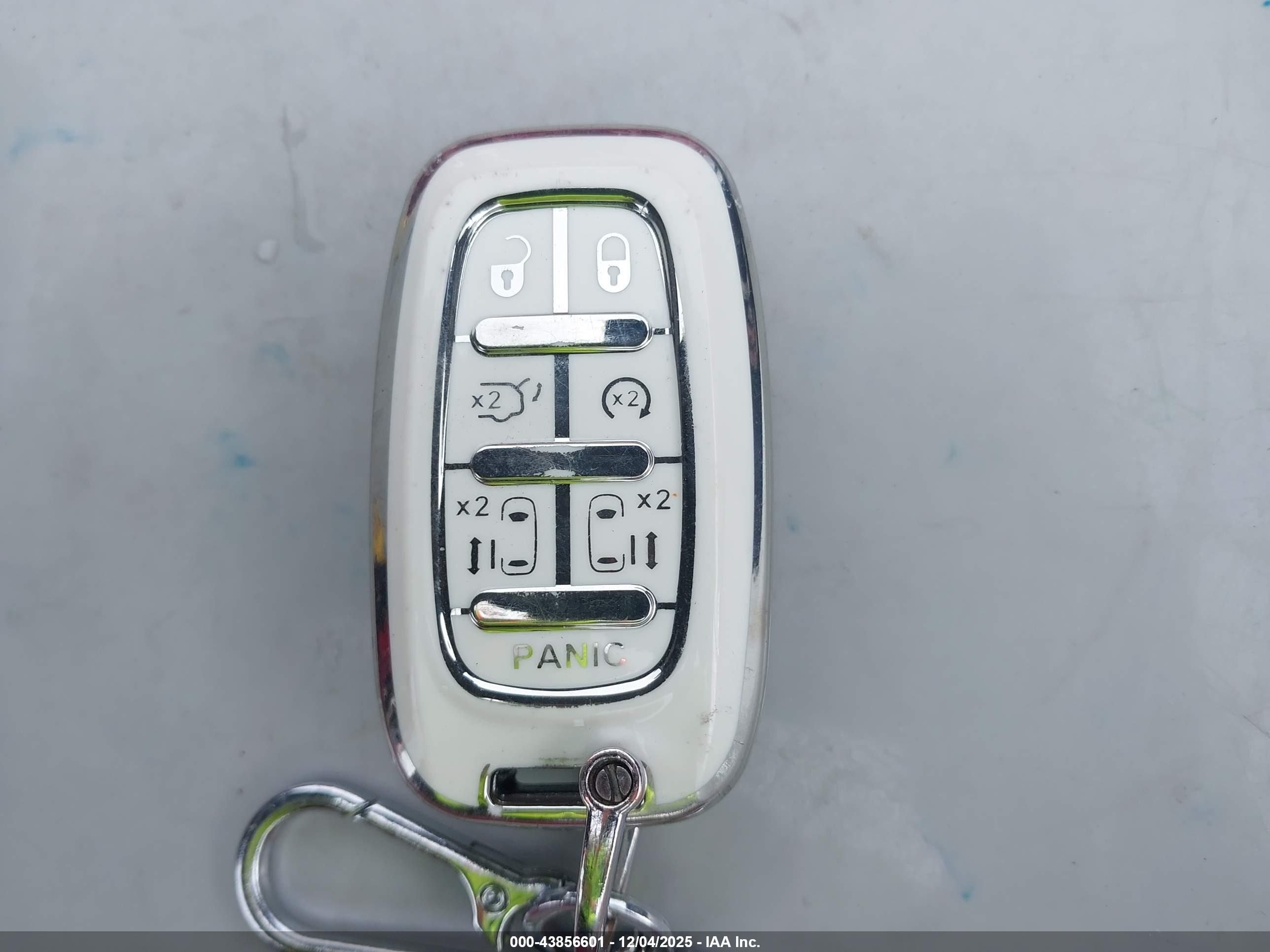 CHRYSLER VOYAGER image 11