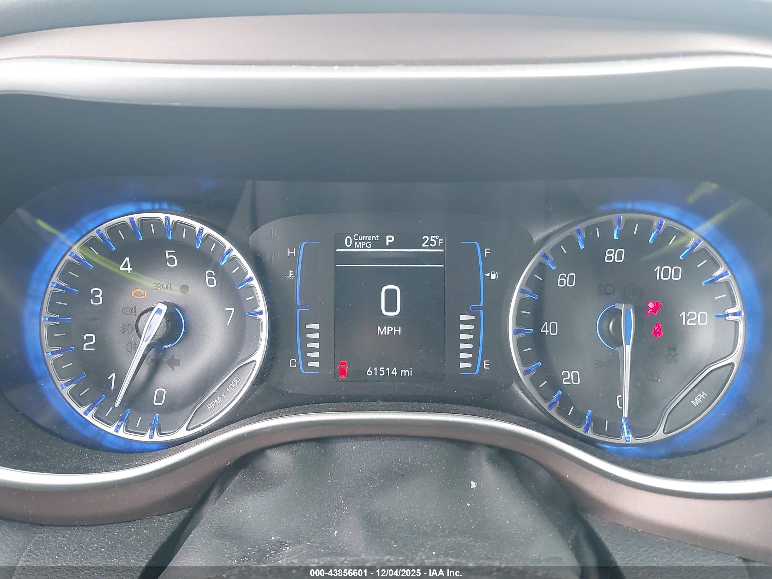 CHRYSLER VOYAGER image 7
