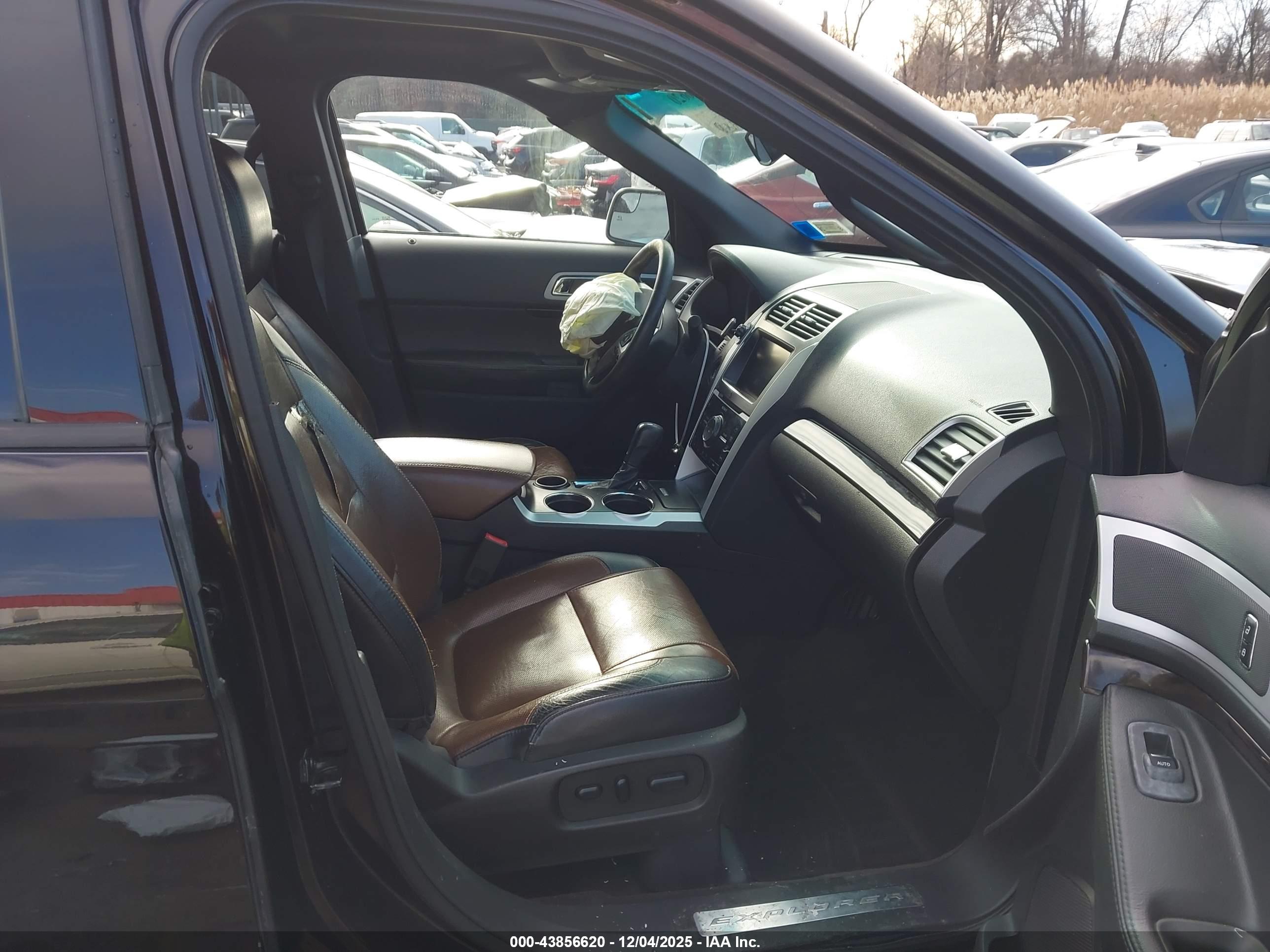 FORD EXPLORER image 5