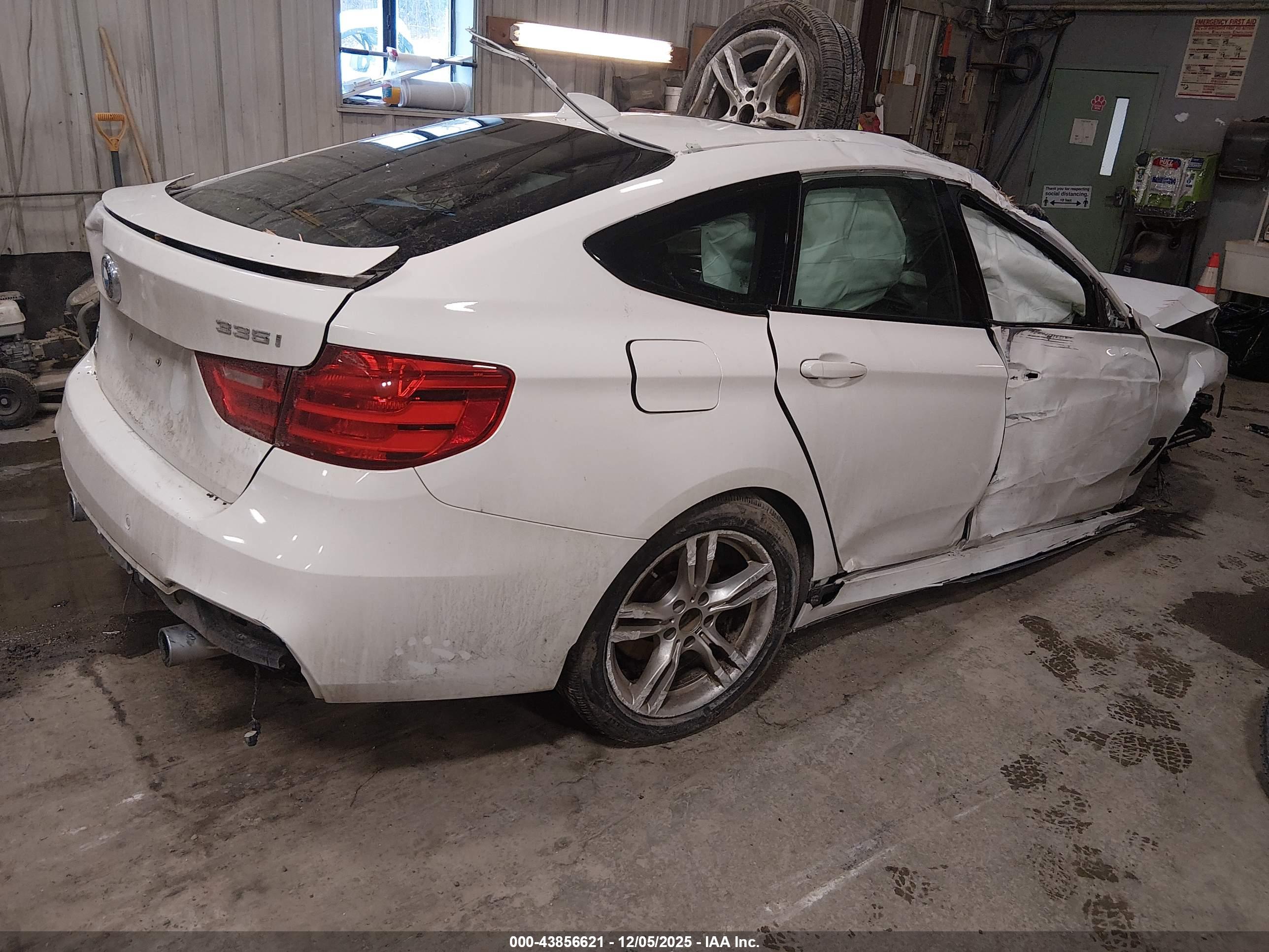 BMW 335I image 4