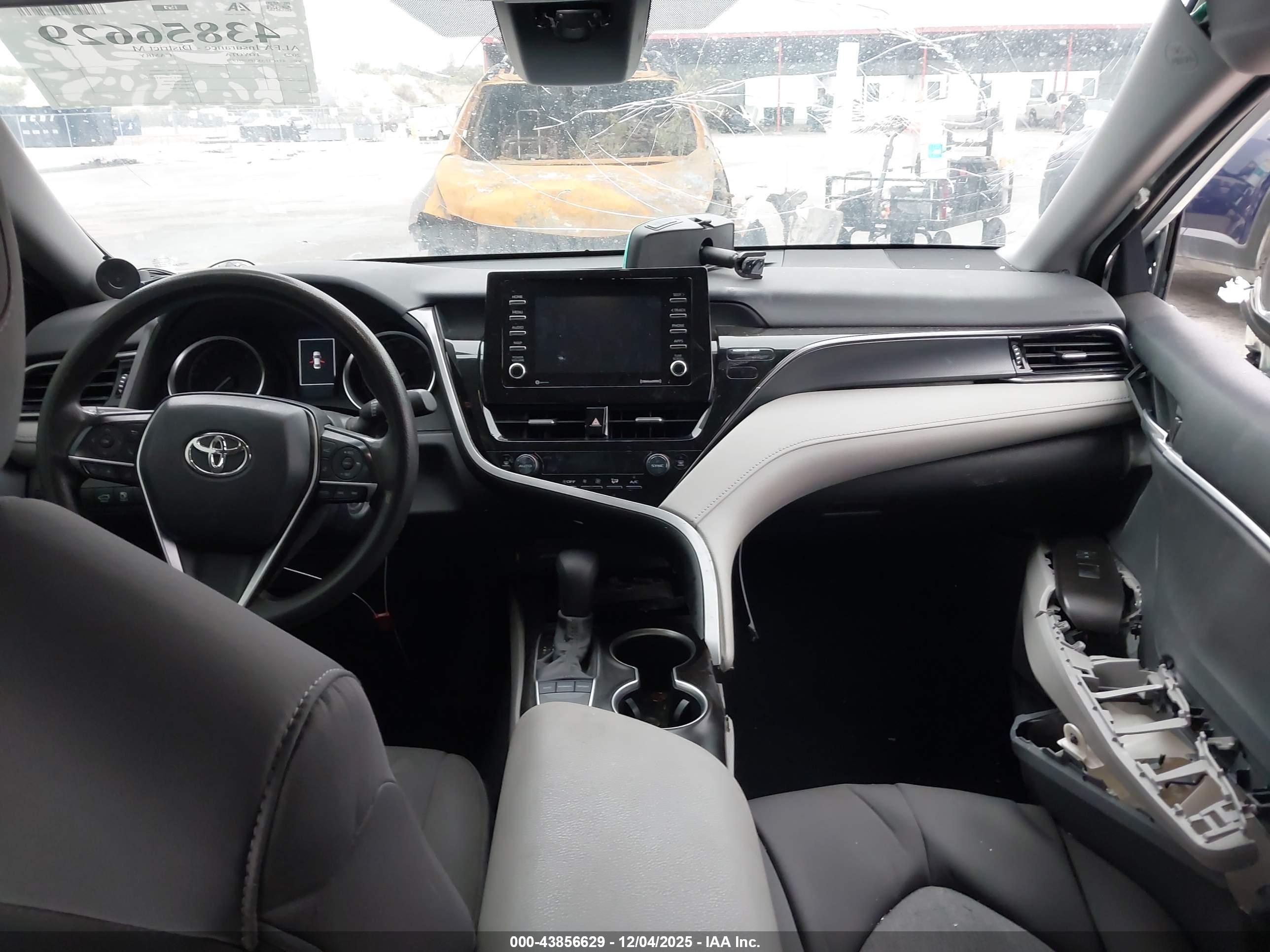 TOYOTA CAMRY image 5