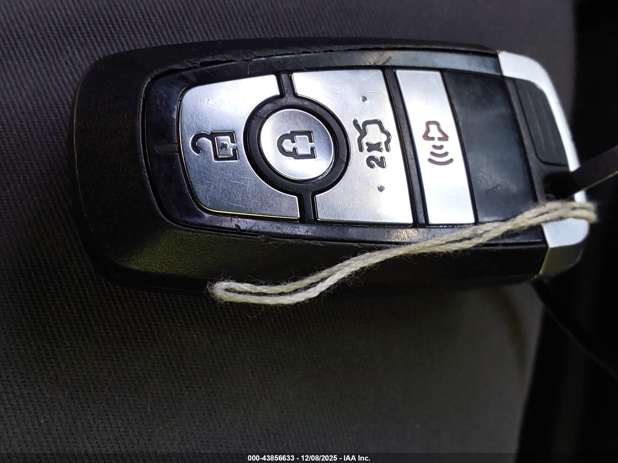 FORD FUSION image 11