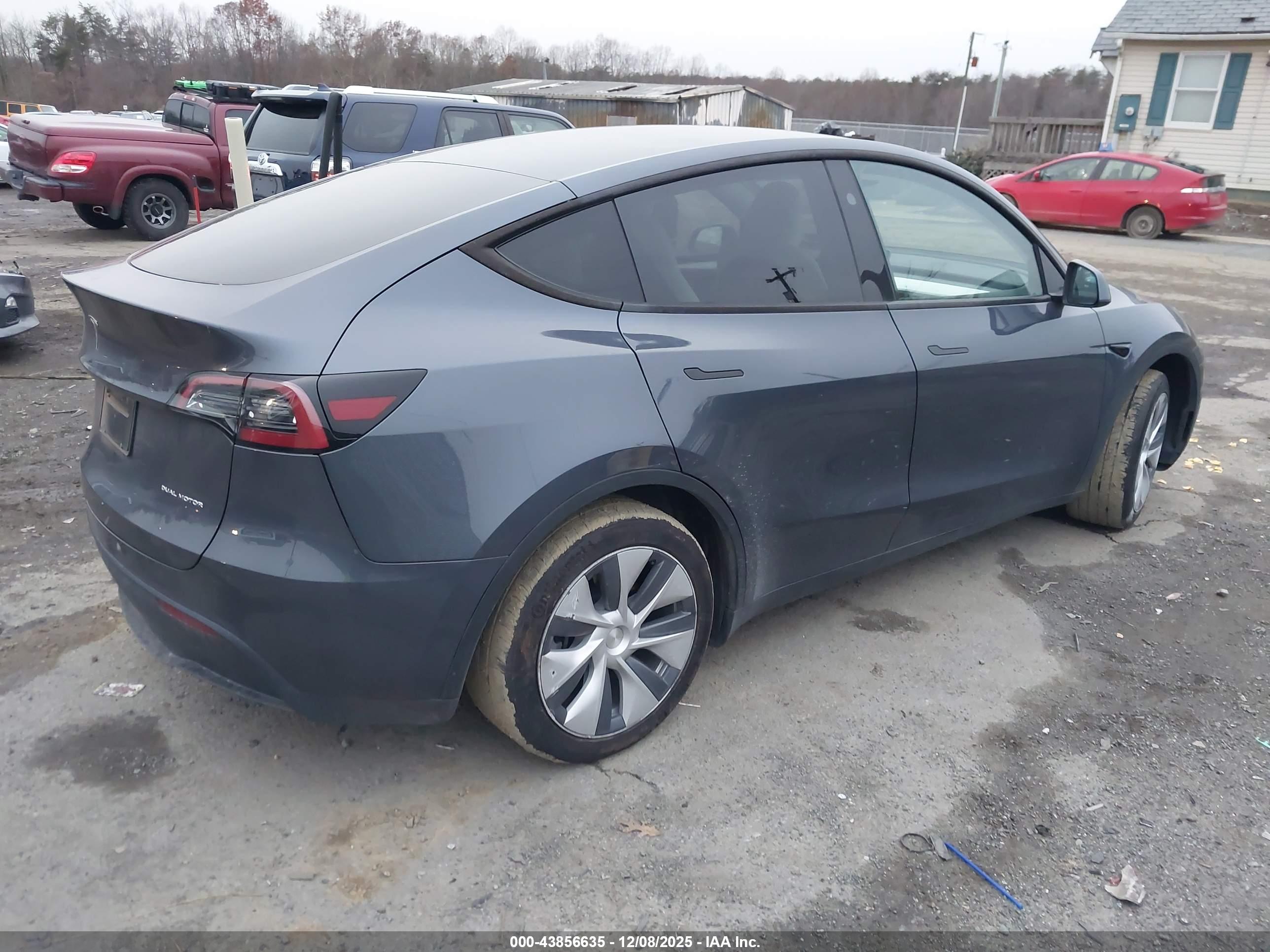 TESLA MODEL image 4