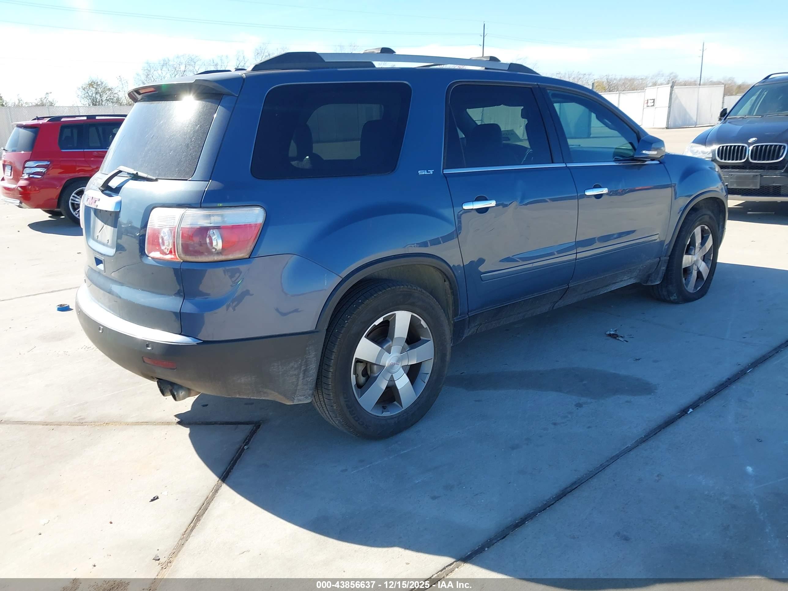GMC ACADIA image 4