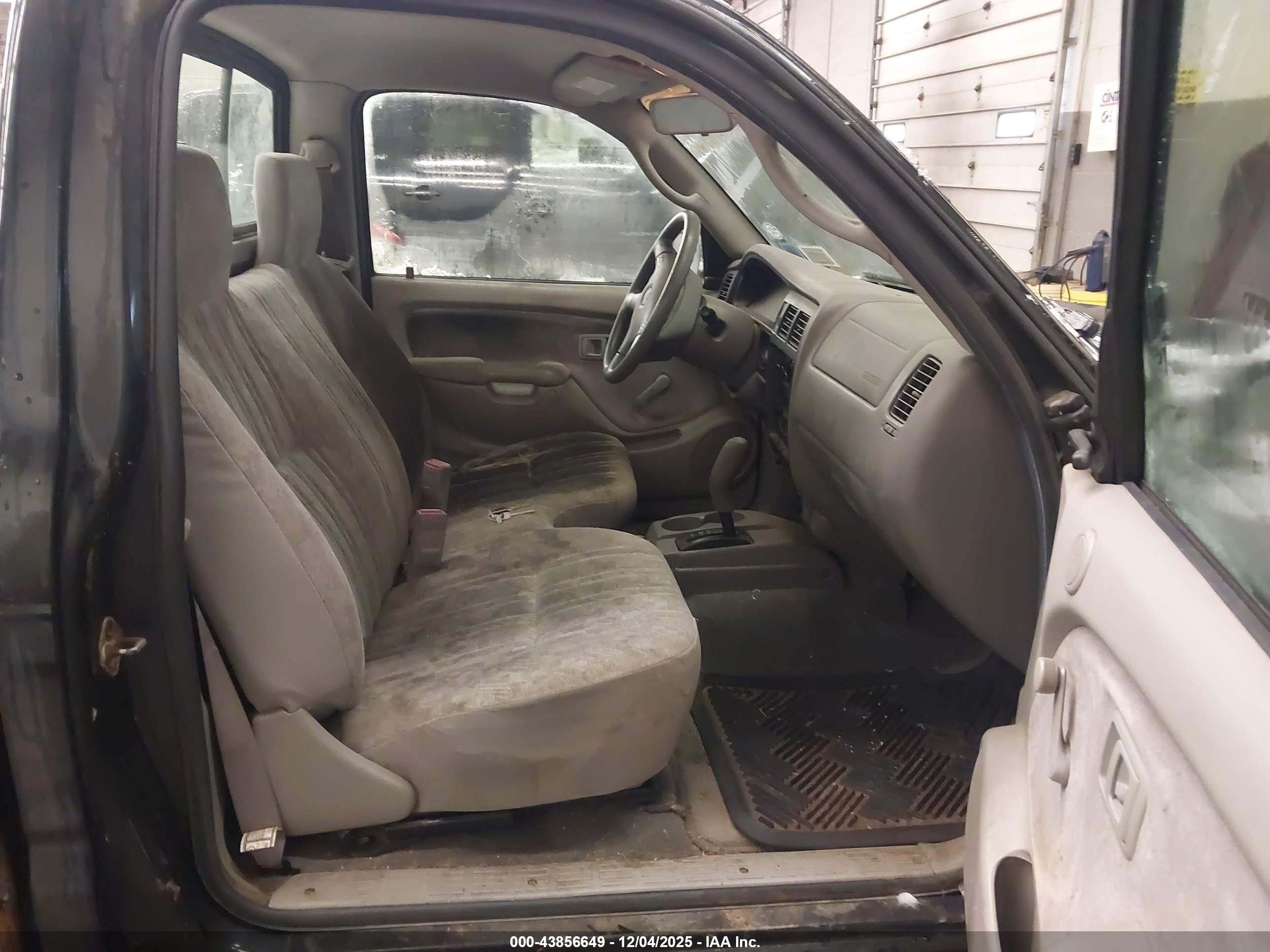 TOYOTA TACOMA image 8