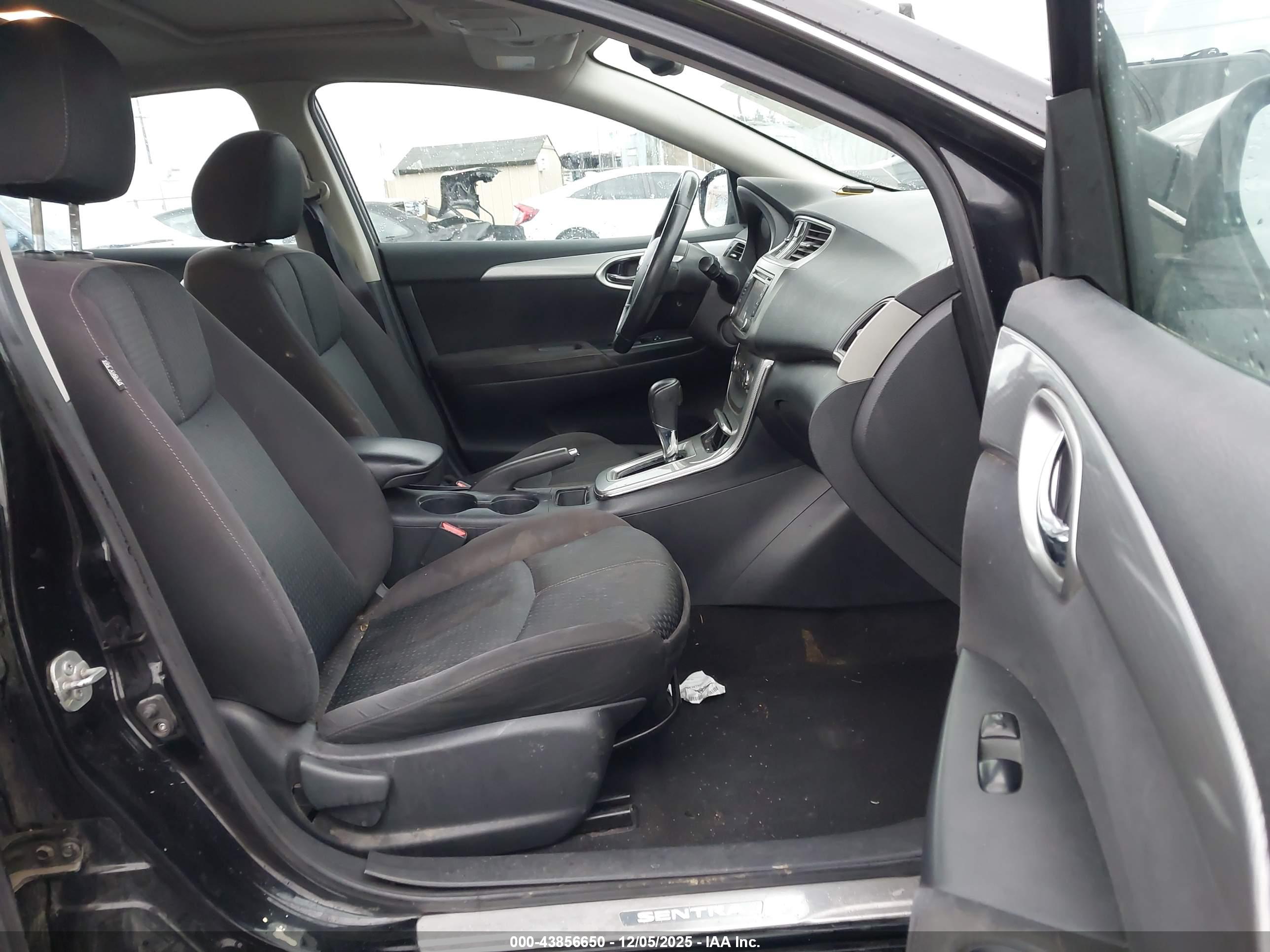 NISSAN SENTRA image 5