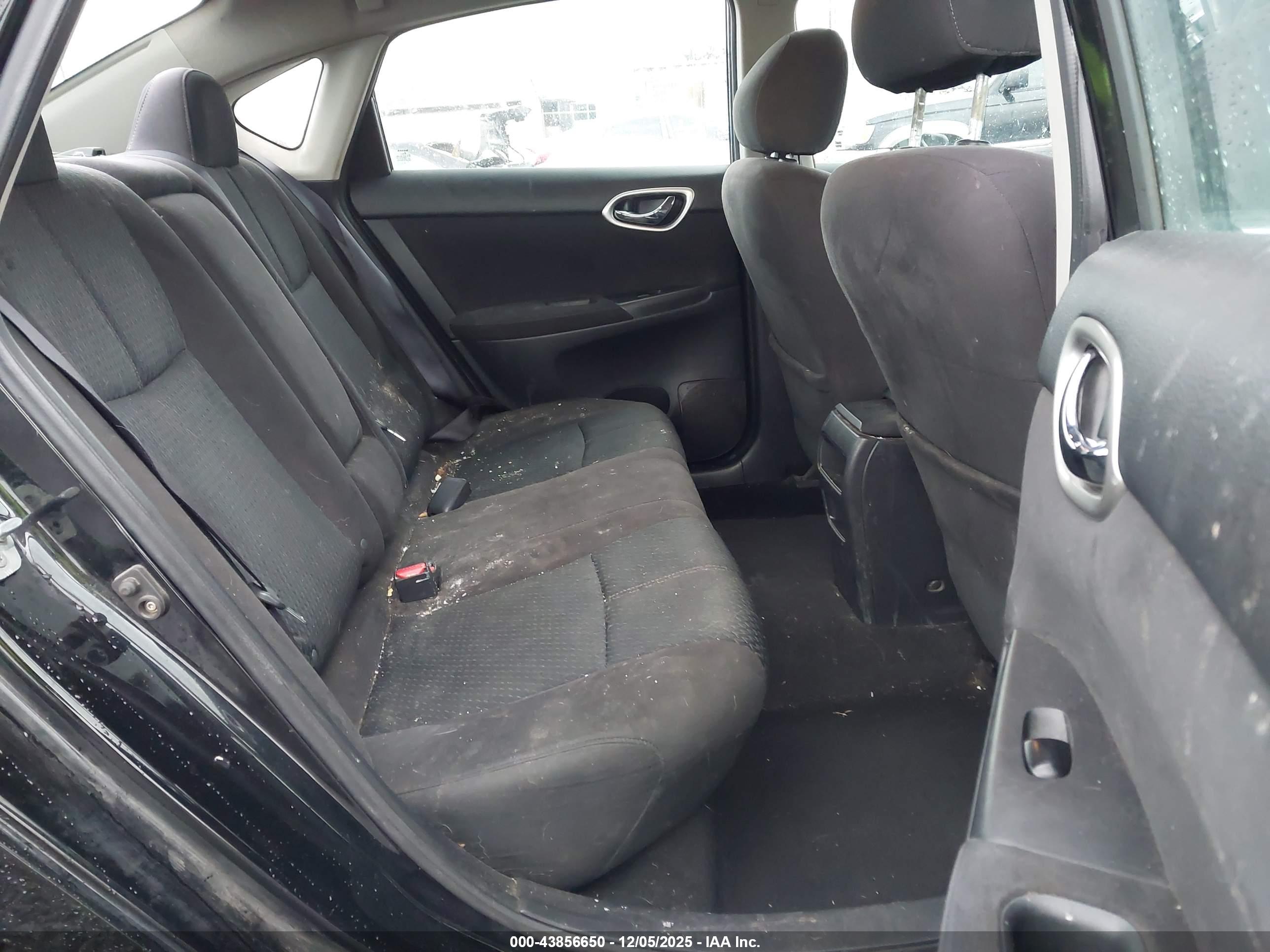 NISSAN SENTRA image 8