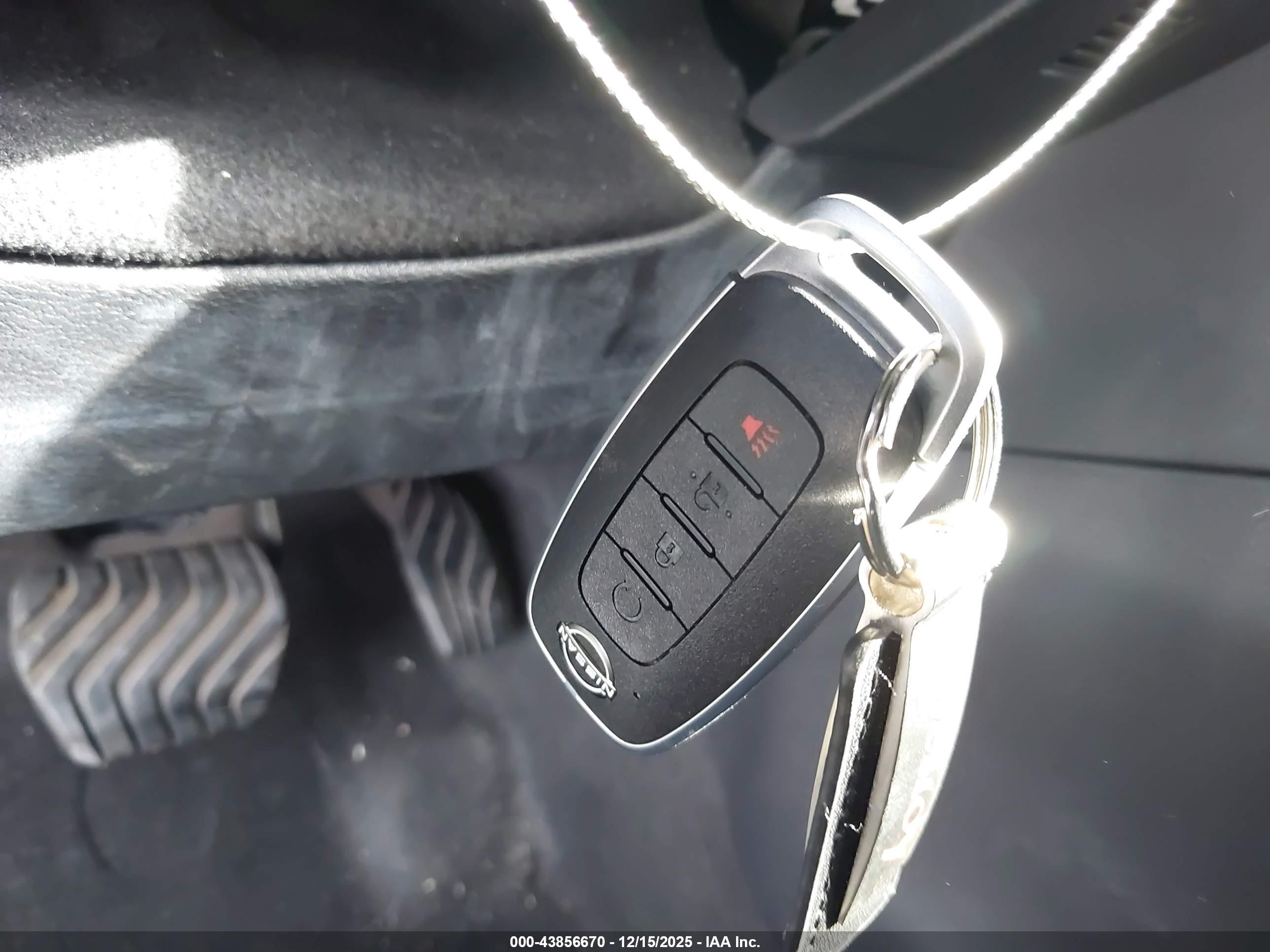 NISSAN KICKS image 11