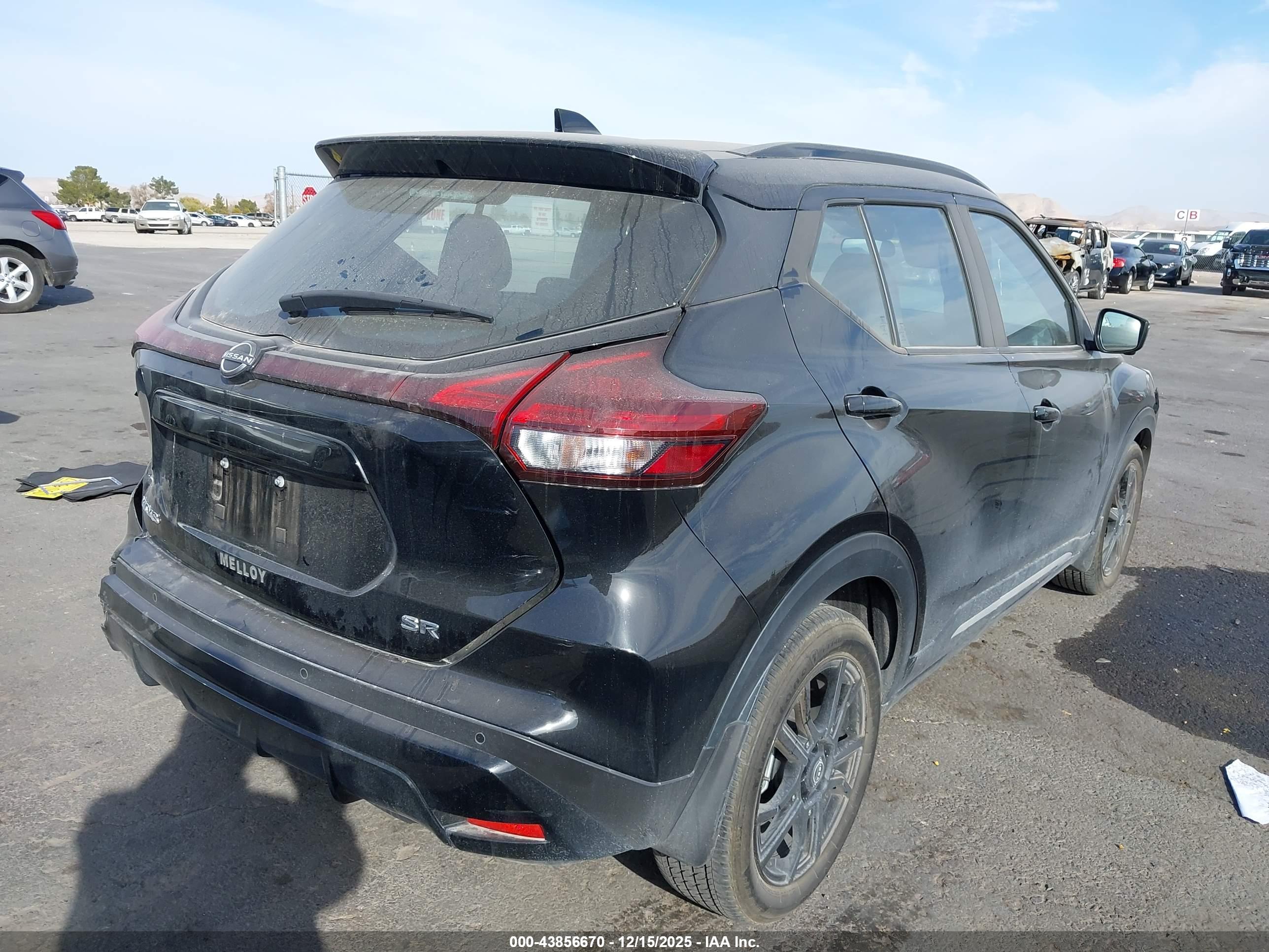 NISSAN KICKS image 4