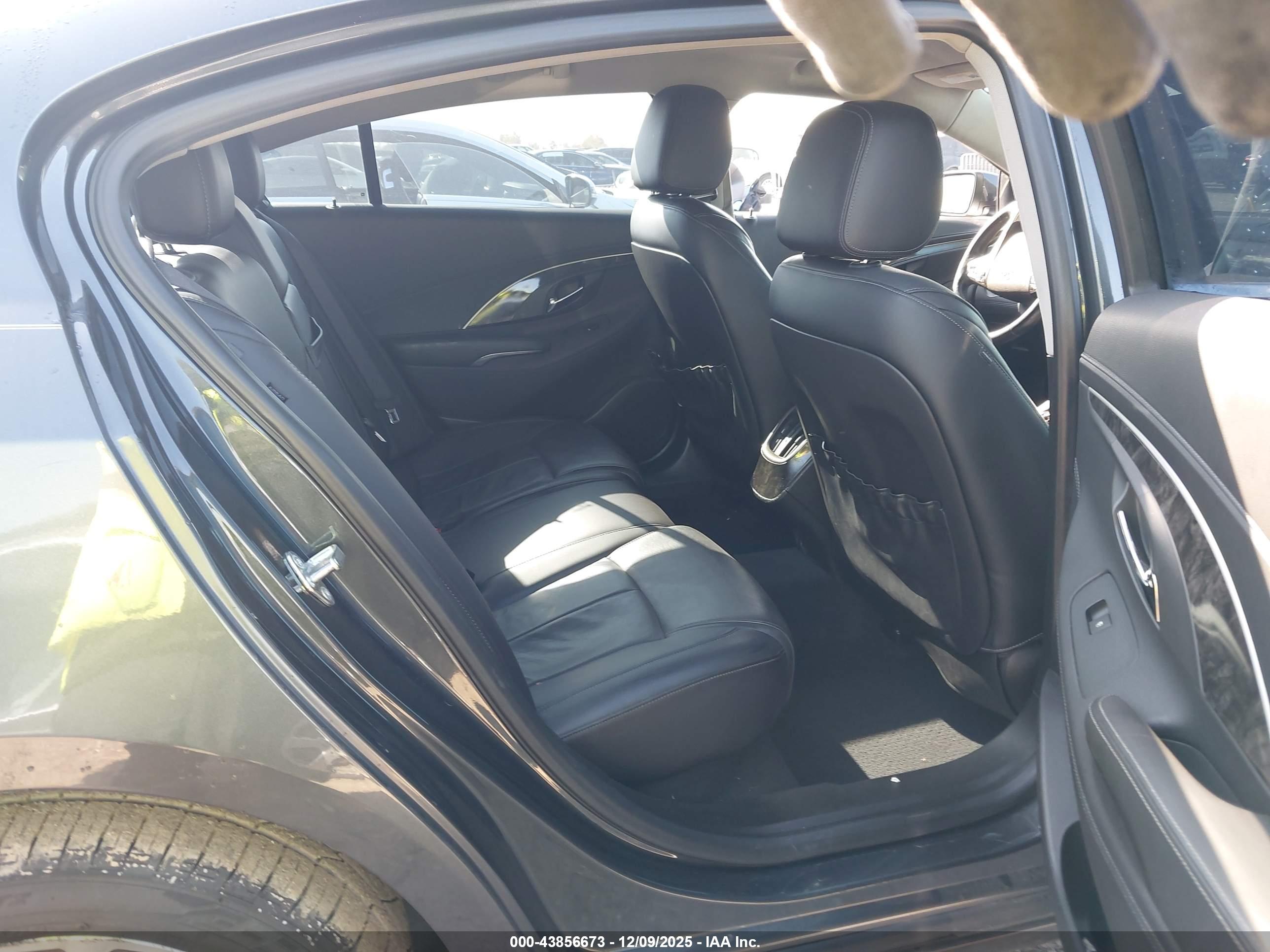 BUICK LACROSSE image 8