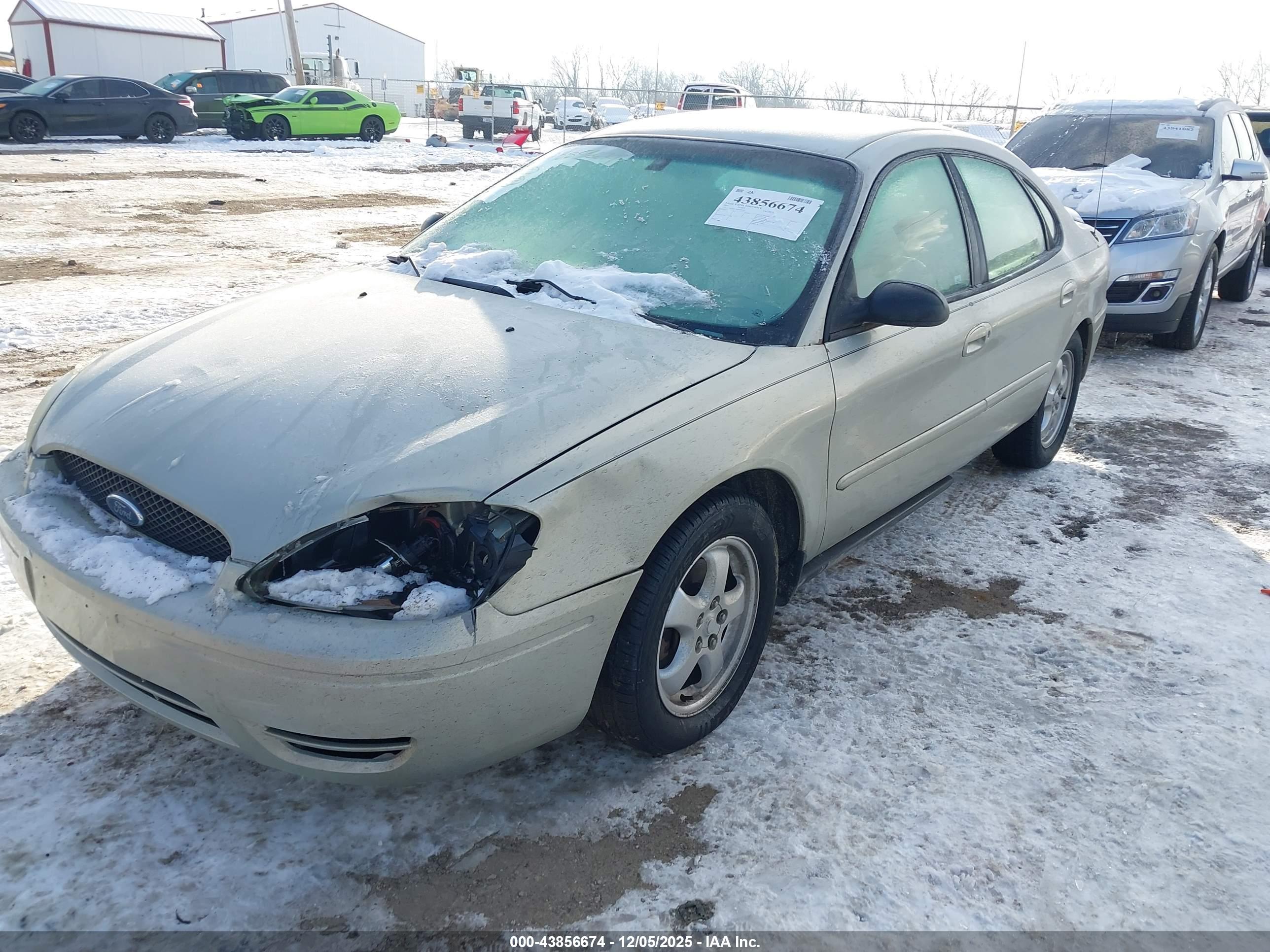 FORD TAURUS image 2