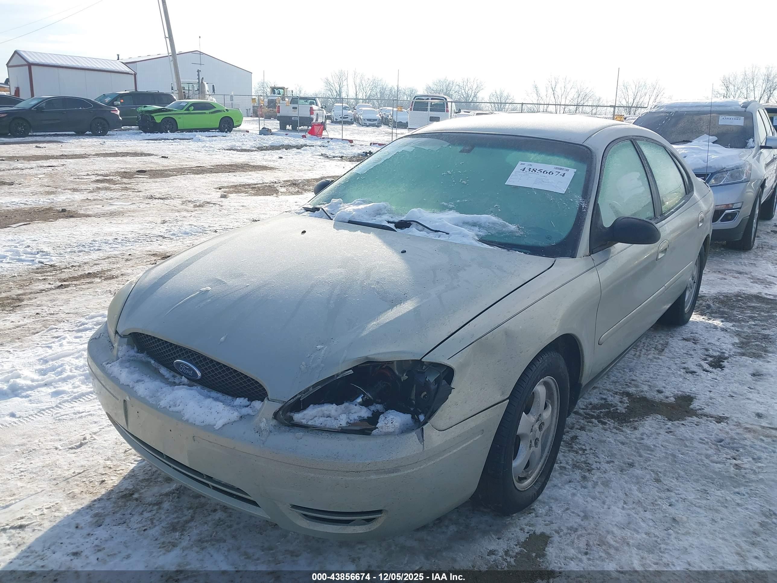 FORD TAURUS image 6