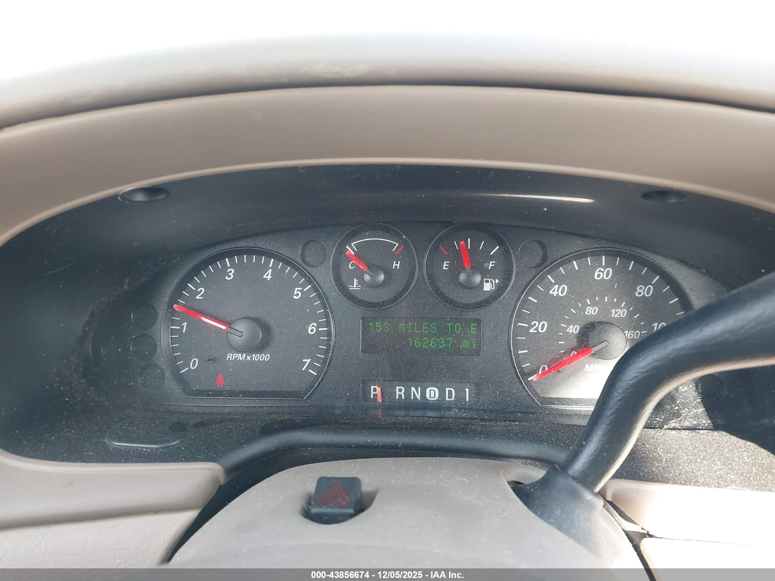 FORD TAURUS image 7