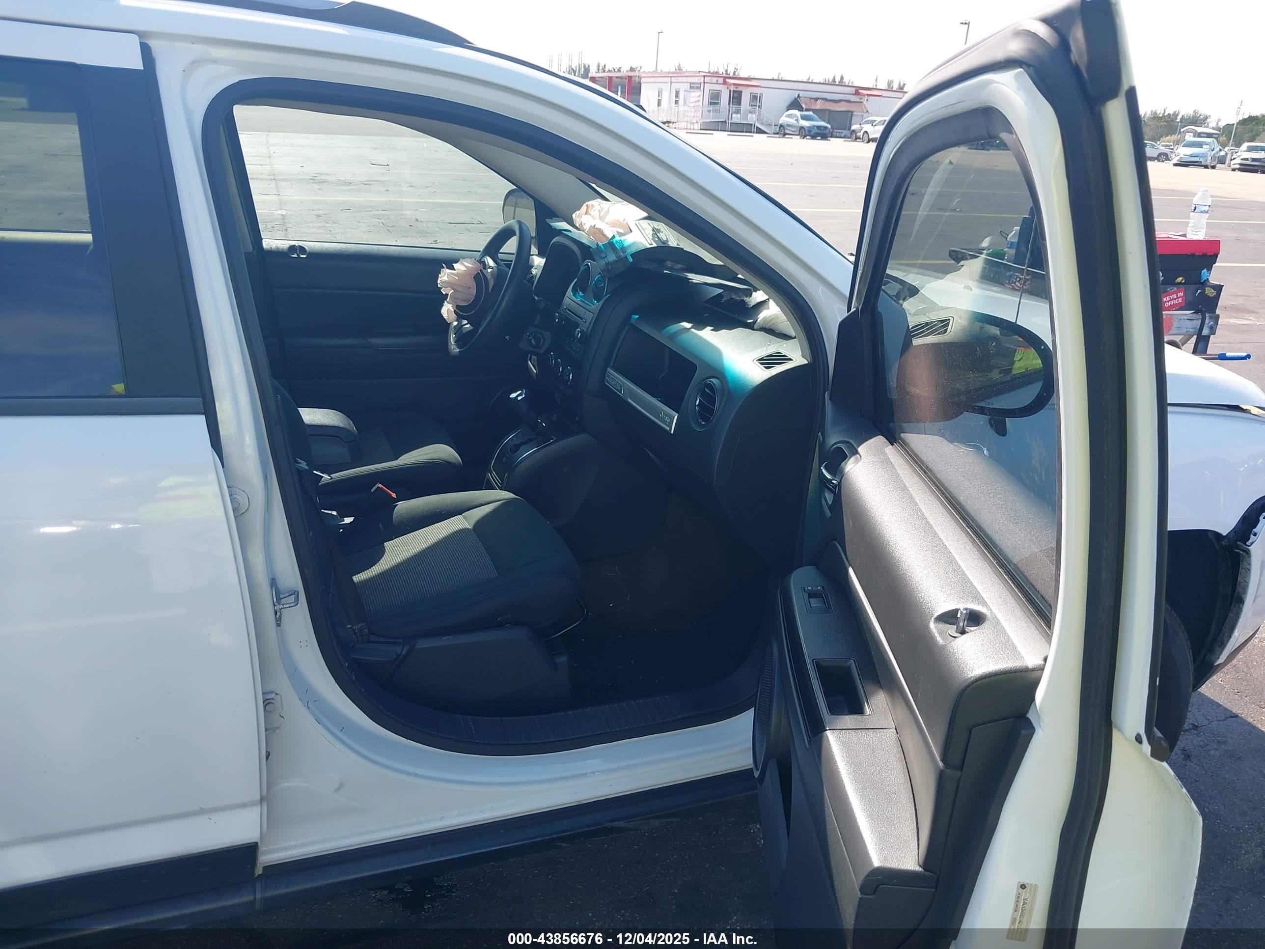 JEEP COMPASS image 5
