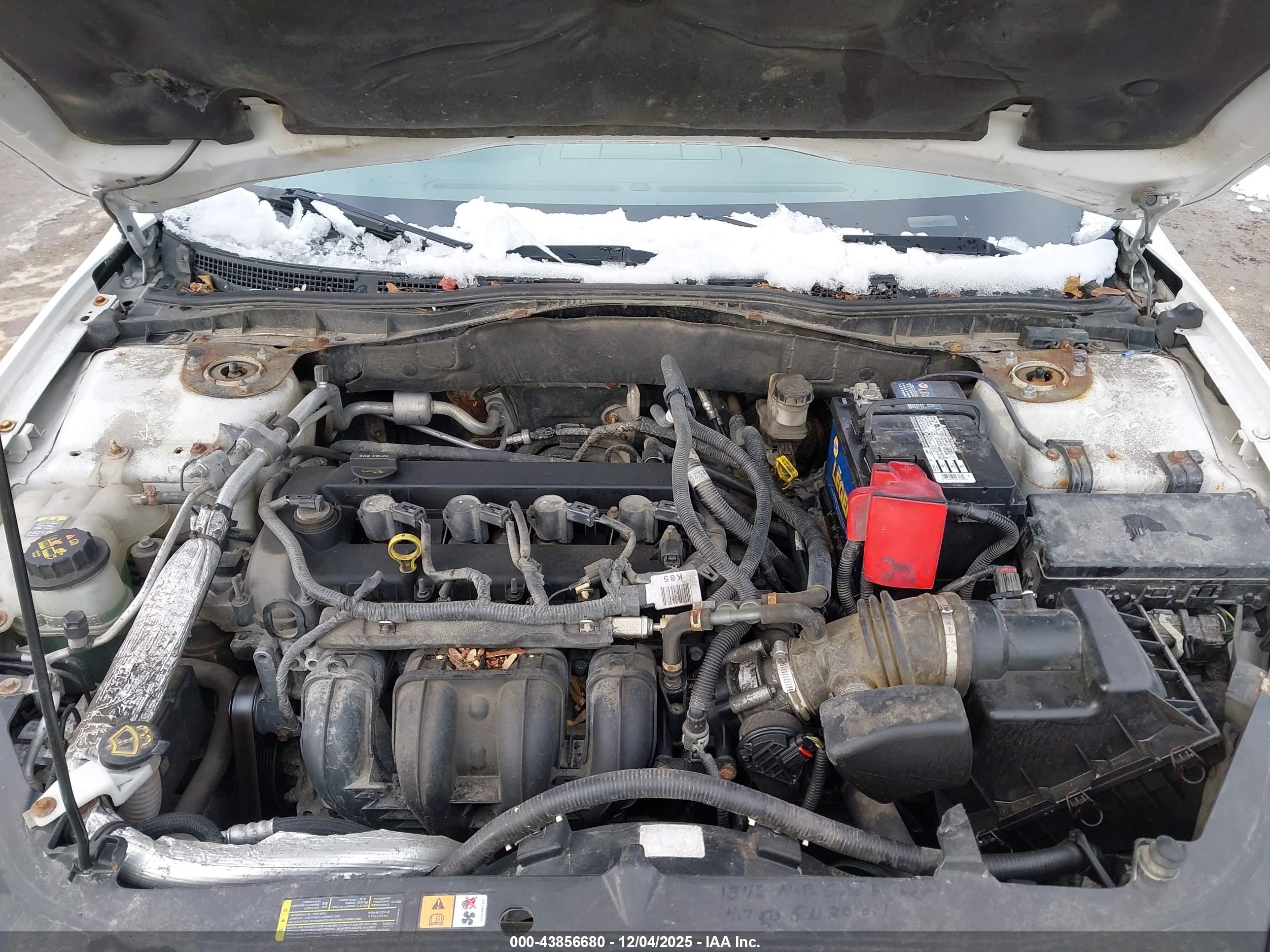 FORD FUSION image 10