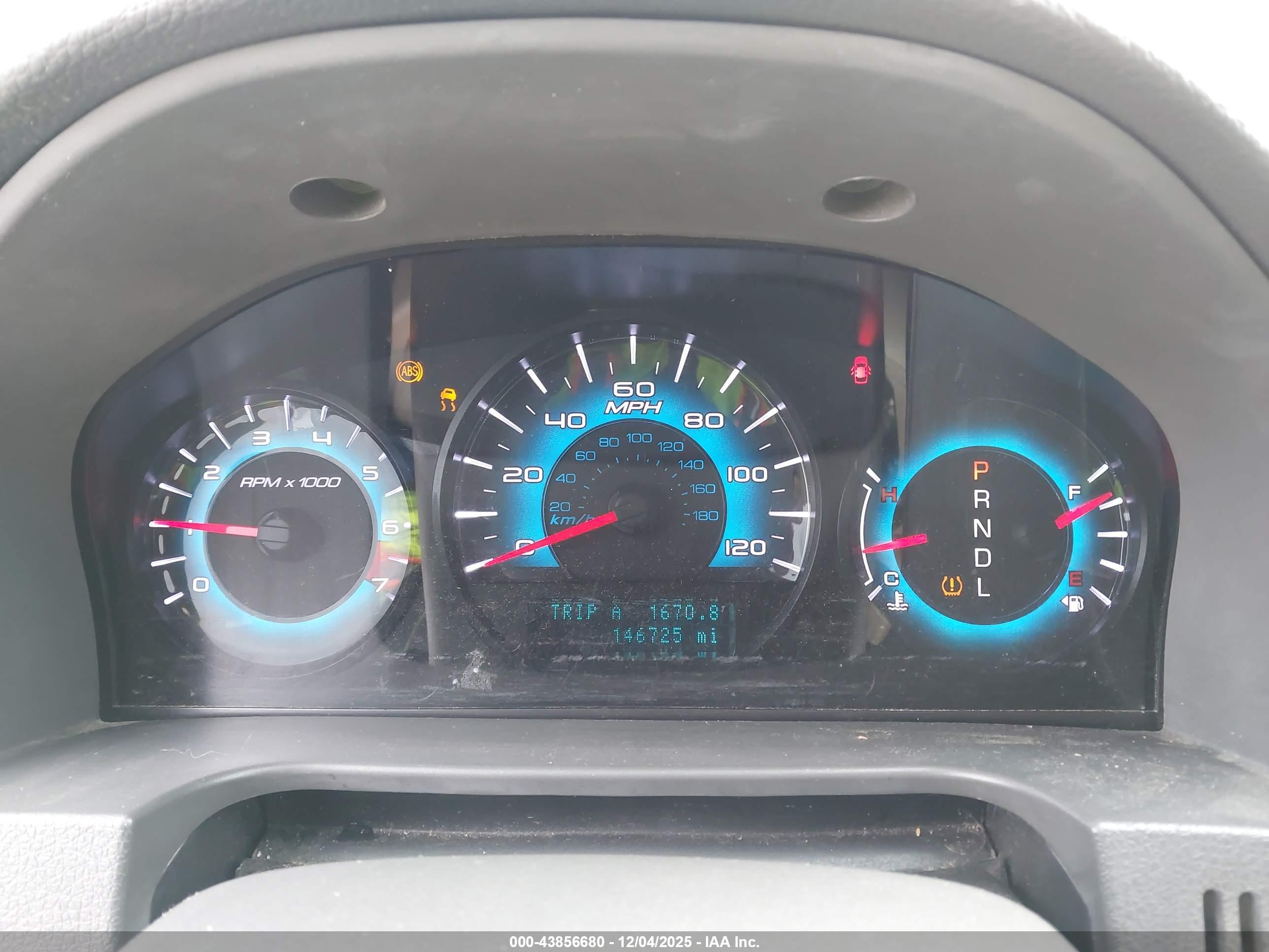 FORD FUSION image 7